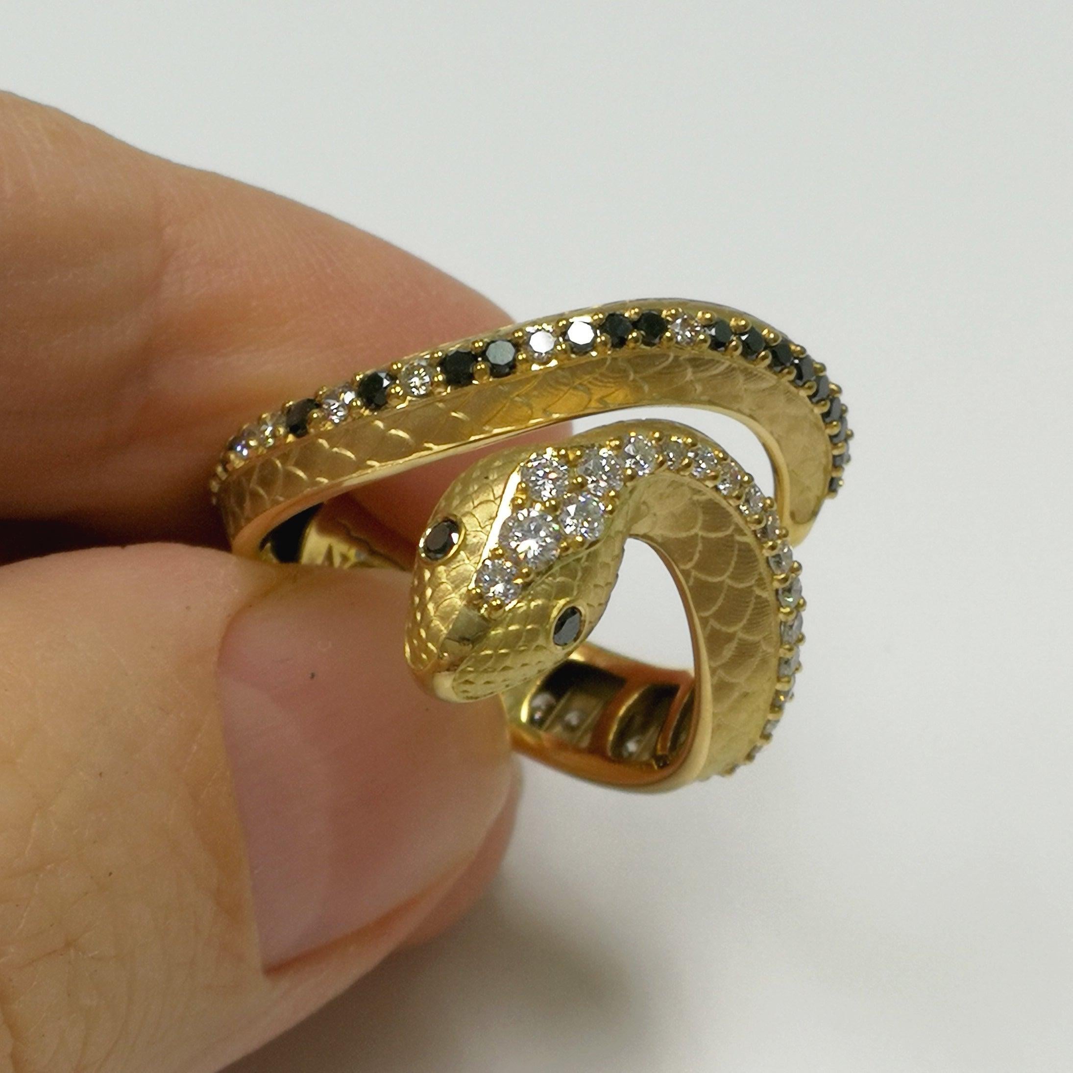 For Sale:  White, Champagne and Black Diamonds 18 Karat Yellow Gold Snake Ring 3