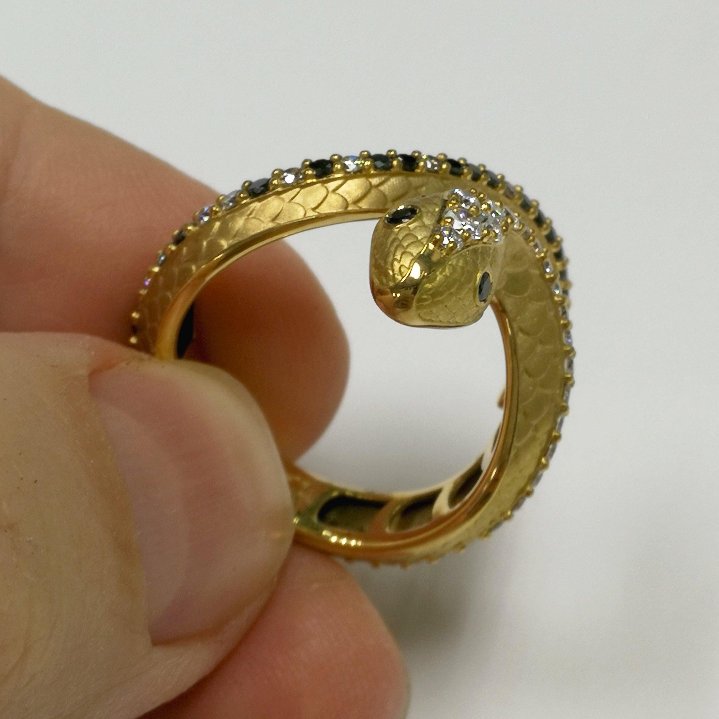 For Sale:  White, Champagne and Black Diamonds 18 Karat Yellow Gold Snake Ring 5