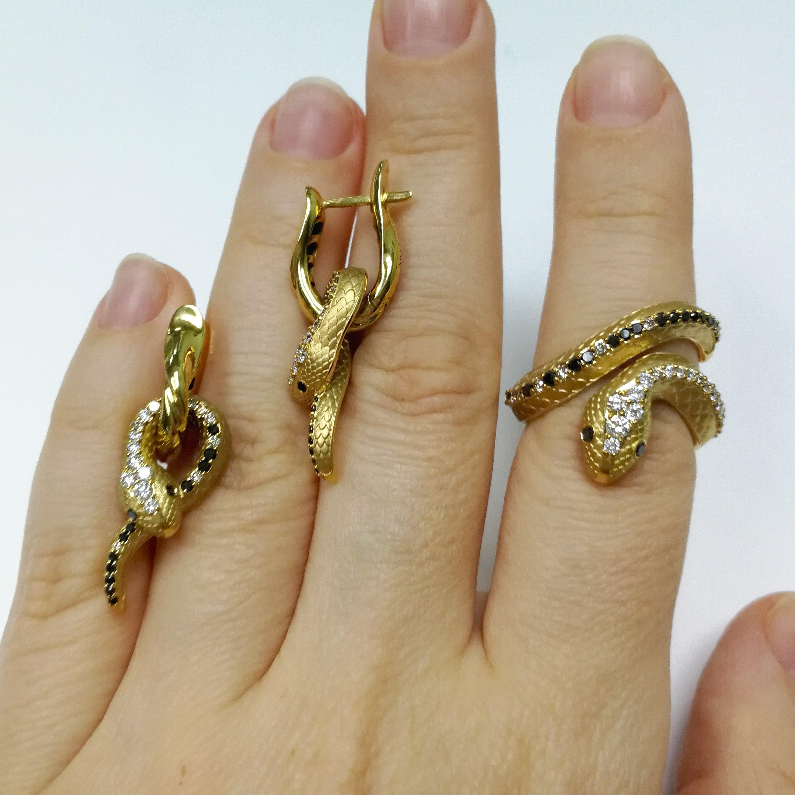 Suite aus Schlangenschlangen aus 18 Karat Gelbgold mit weißenenen, Champagner- und schwarzen Diamanten () 3