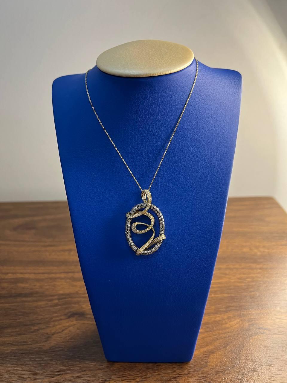 Donna Whiting Champagne Cognac Diamonds 14K Yellow Gold Collana con ciondolo a vortice in vendita