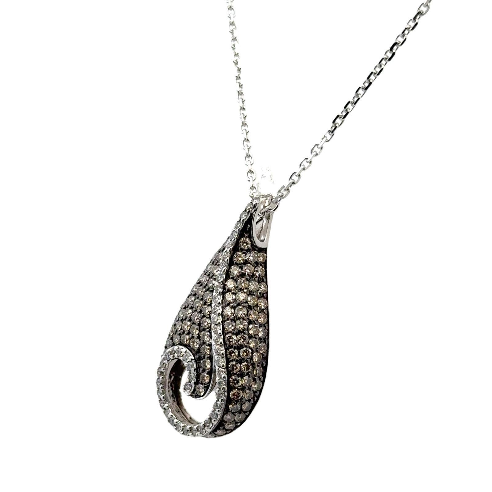 Moderne Wirbel-Anhänger-Halskette, Weiß- und Champagner-Diamant 14 Karat Weißgold (Rundschliff)