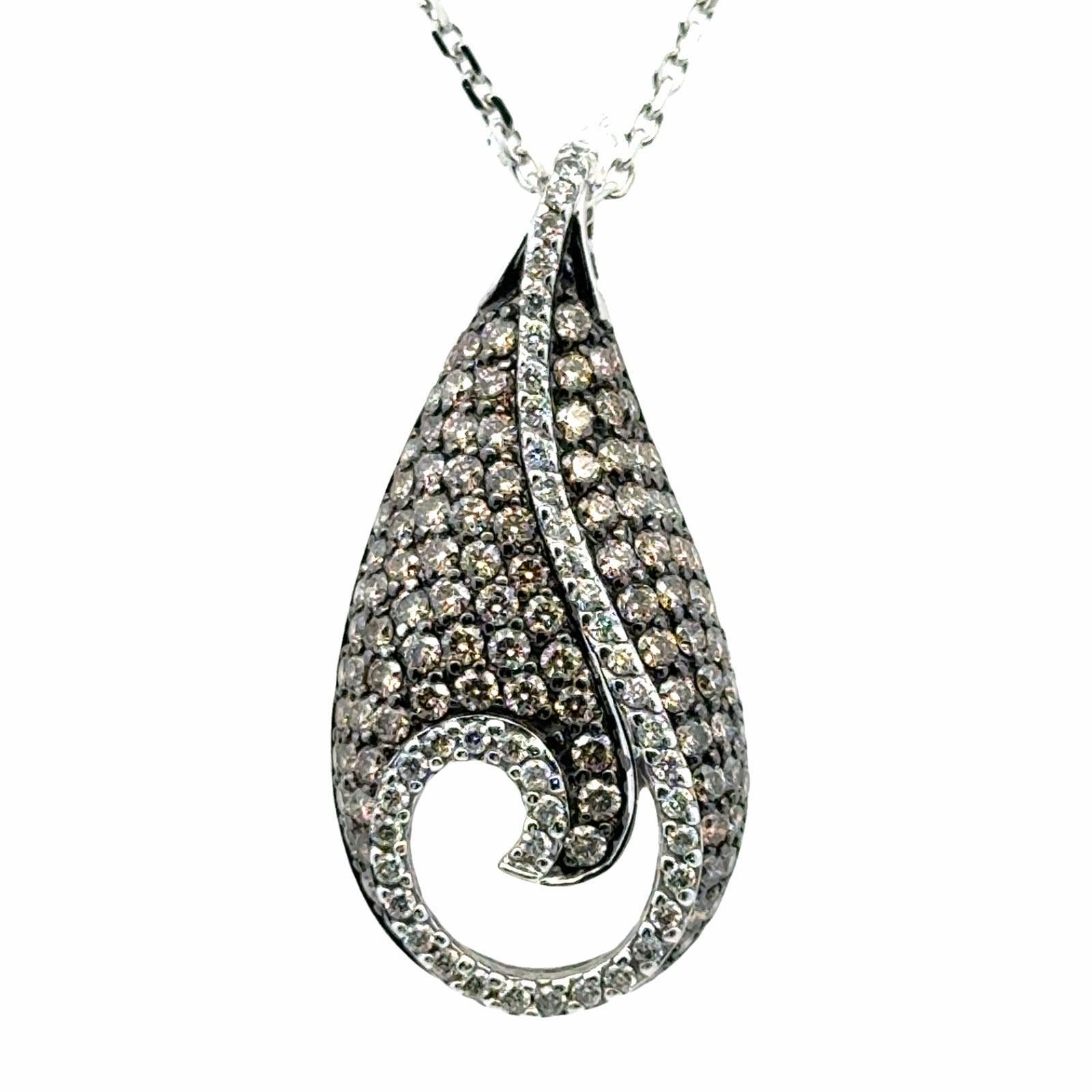 Moderne Wirbel-Anhänger-Halskette, Weiß- und Champagner-Diamant 14 Karat Weißgold im Zustand „Hervorragend“ in Boca Raton, FL