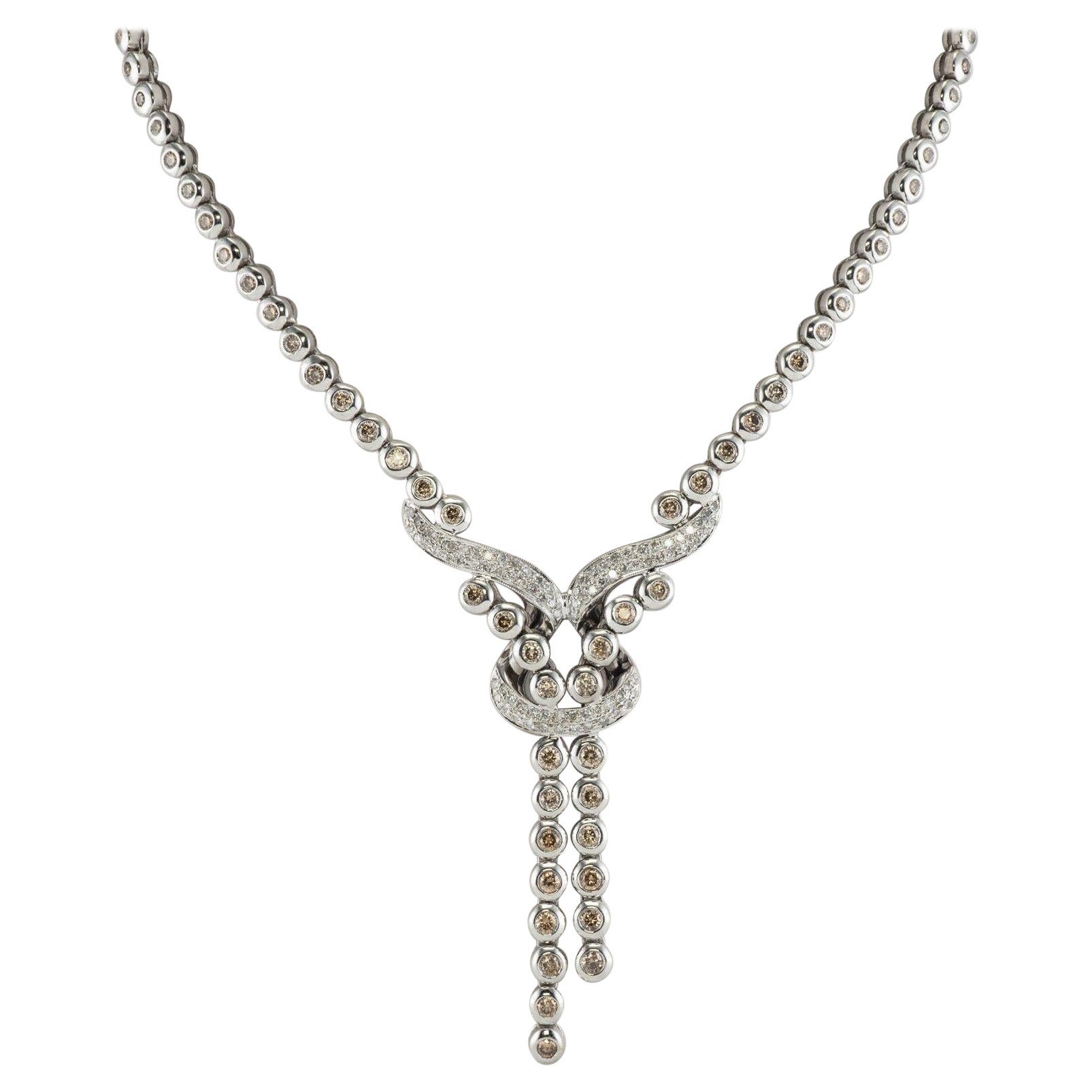 Collier de diamants blancs et champagne en or 18K 3,84 TDW en vente