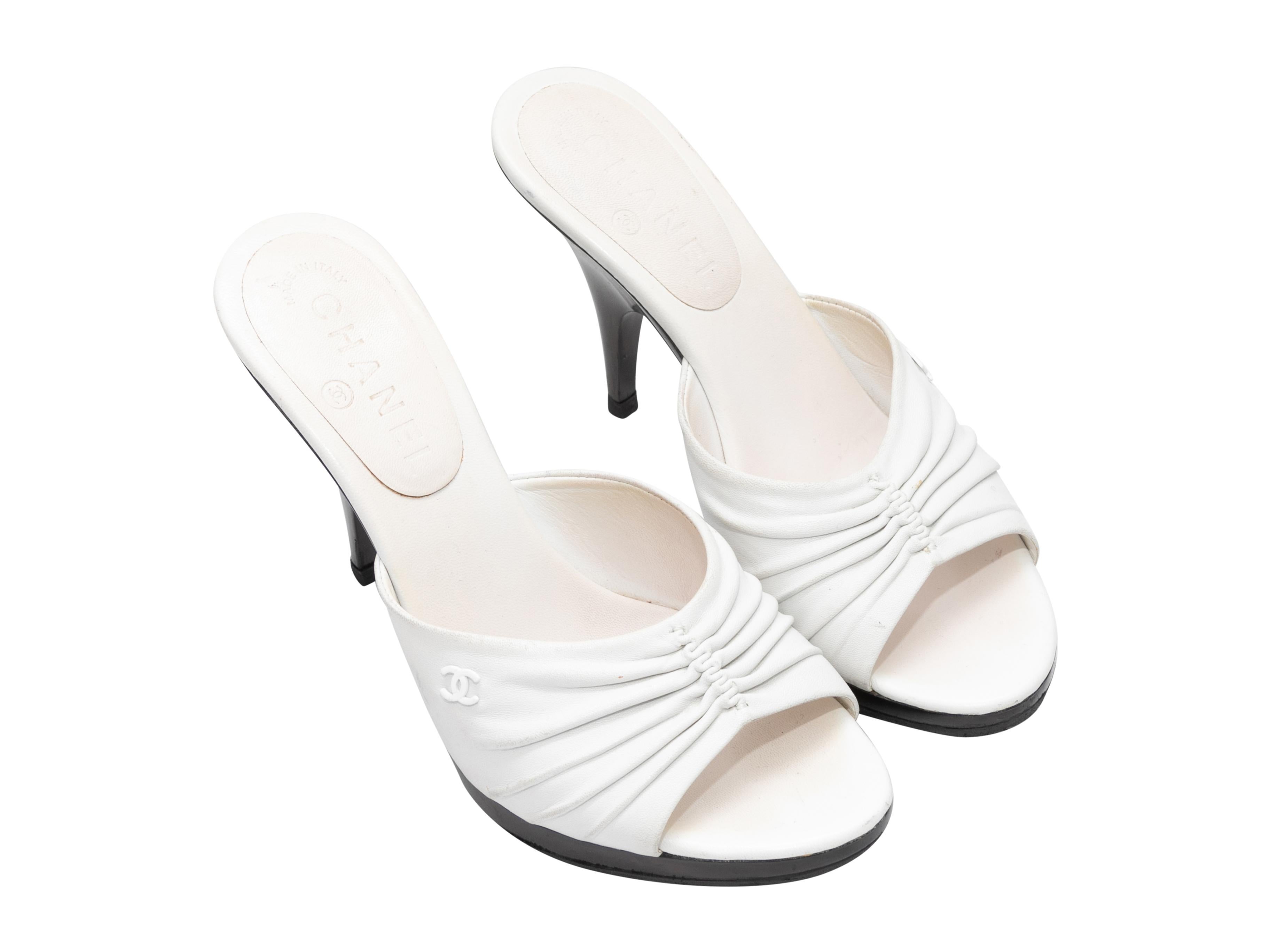 White leather ruched heeled sandals by Chanel. Circa early 2000s. Lacquered heels. 0.5