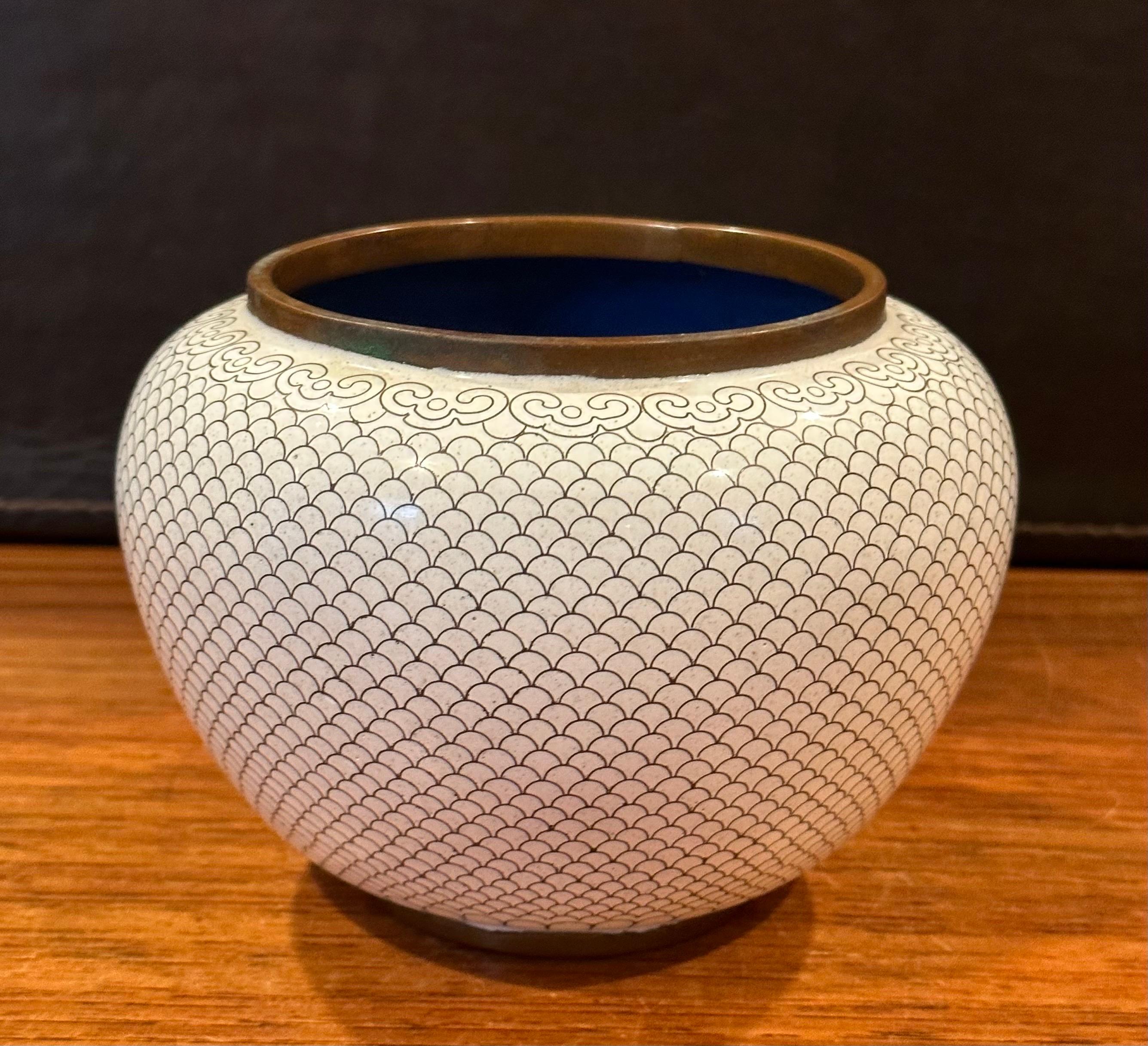White Chinese Cloisonné Vase In Good Condition For Sale In San Diego, CA