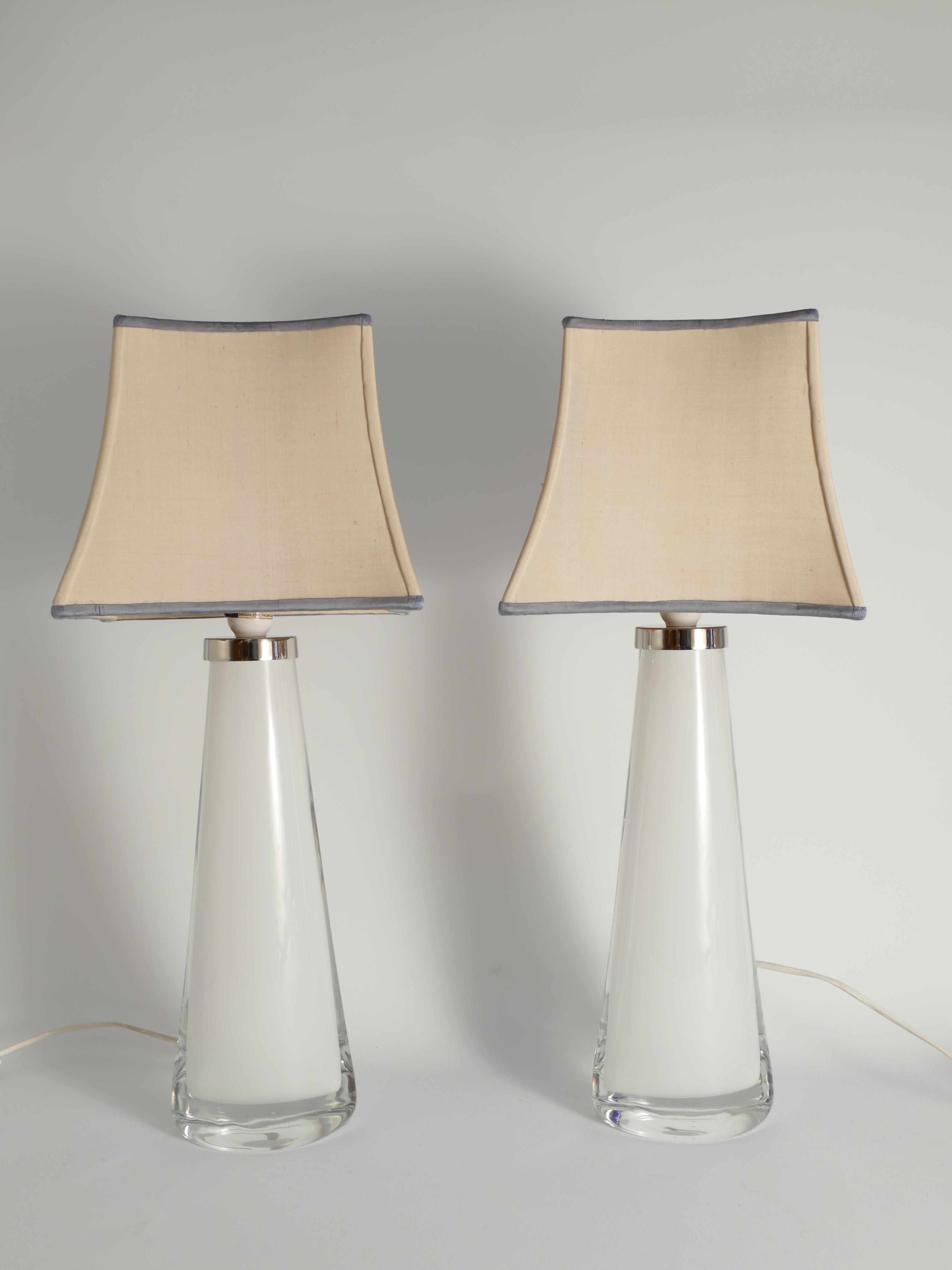 Große Tischlampen aus weißem Kristallglas, Carl Fagerlund, Orrefors, 1960, 2er-Set (Mitte des 20. Jahrhunderts) im Angebot