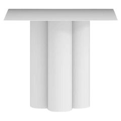 Table carrée trapue blanche