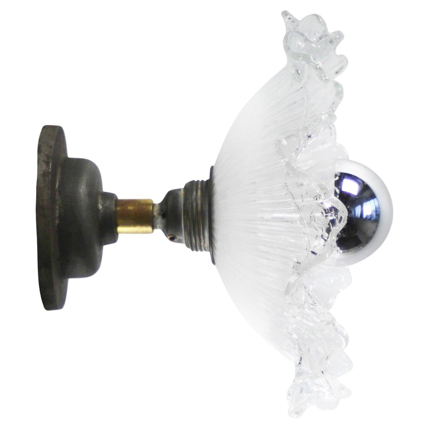 Whiting Vetro Chiaro Ghisa Ottone Applique Lampade da Parete in vendita