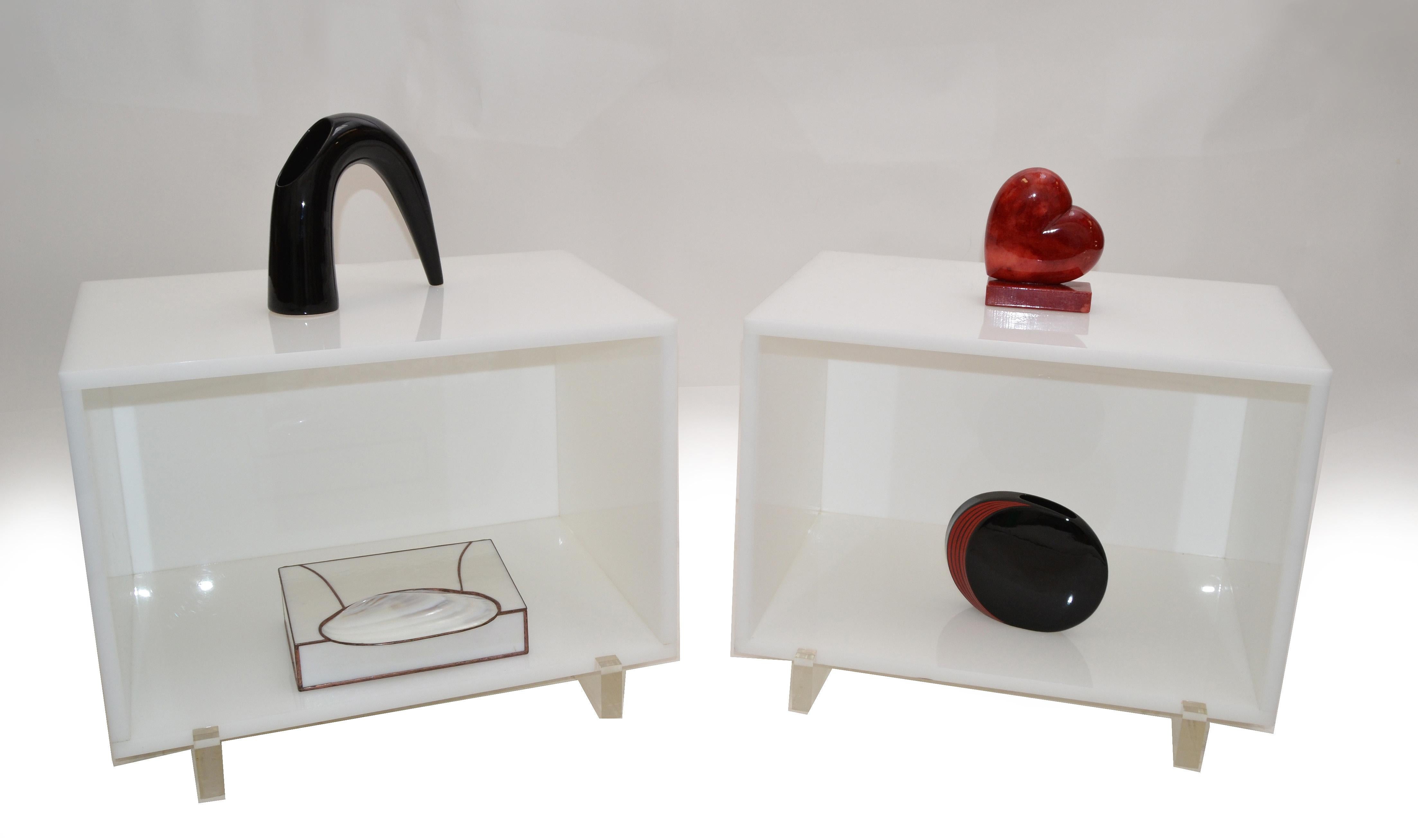 White & Clear Lucite Mid-Century Modern Side, Bedside Tables Night Stands, Pair 5