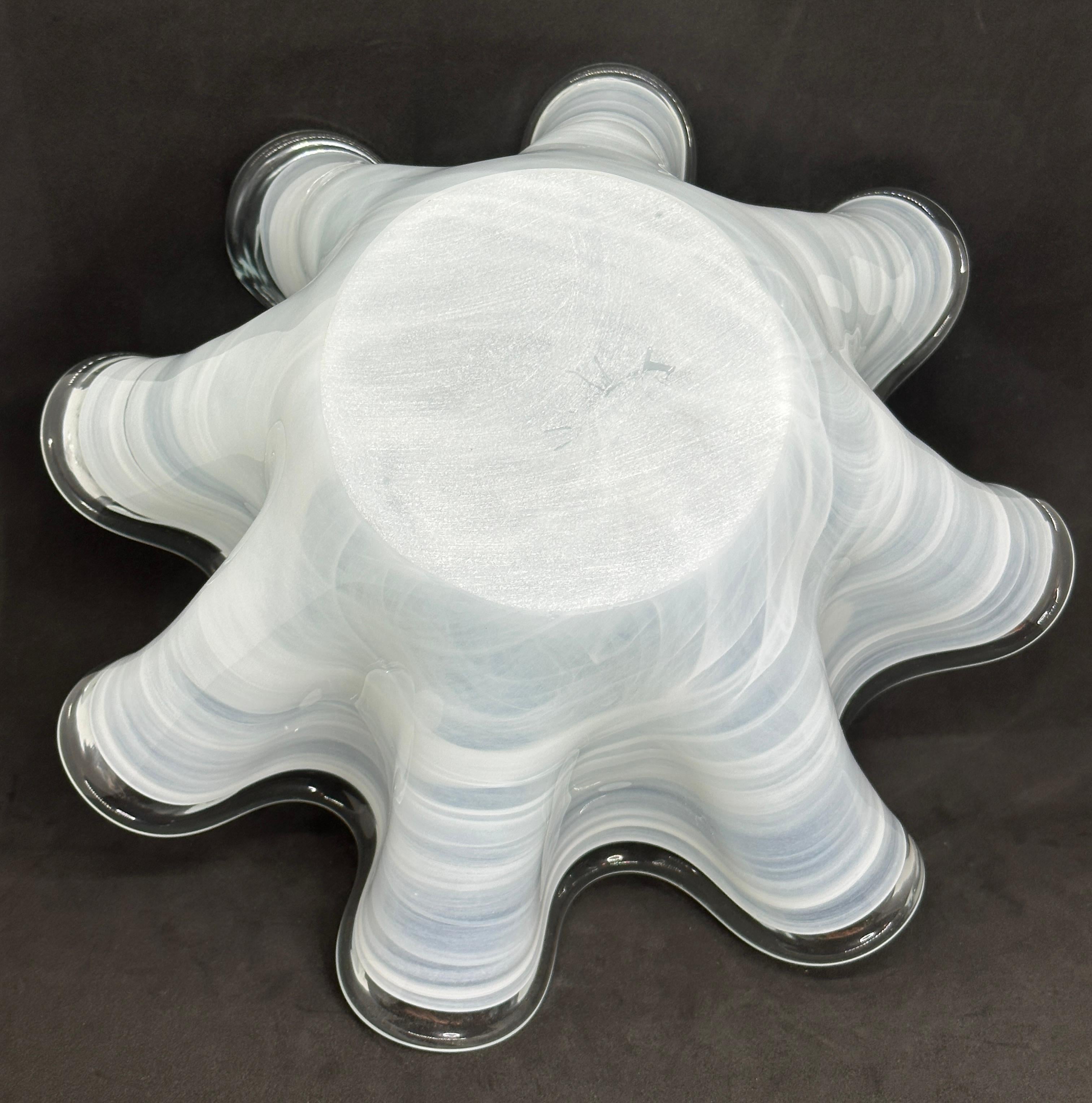 White & Clear Swirl Art Glass Murano Large Handkerchief Bowl, Modern, 1980s For Sale 2