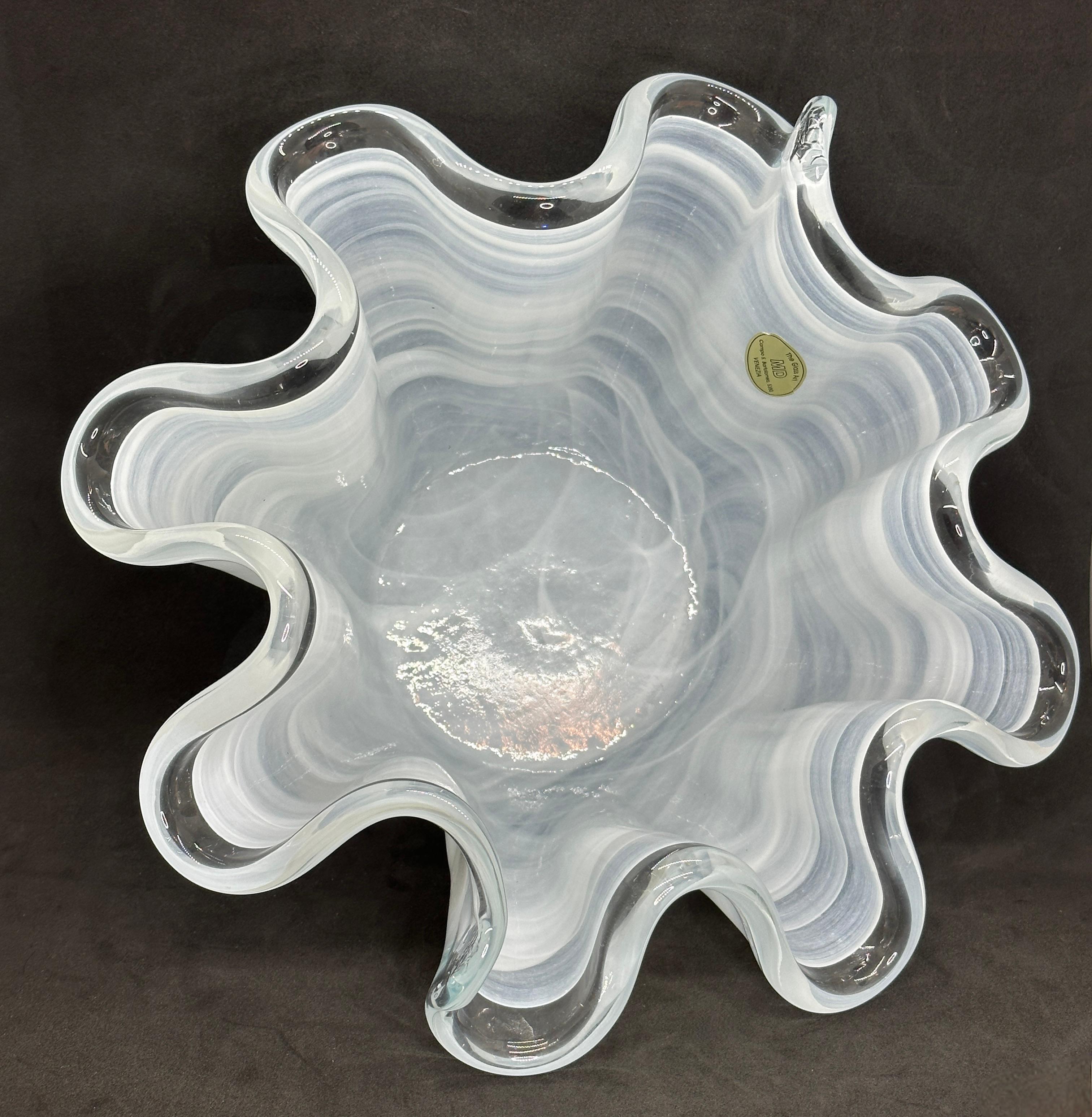 White & Clear Swirl Art Glass Murano Large Handkerchief Bowl, Modern, 1980s For Sale 3