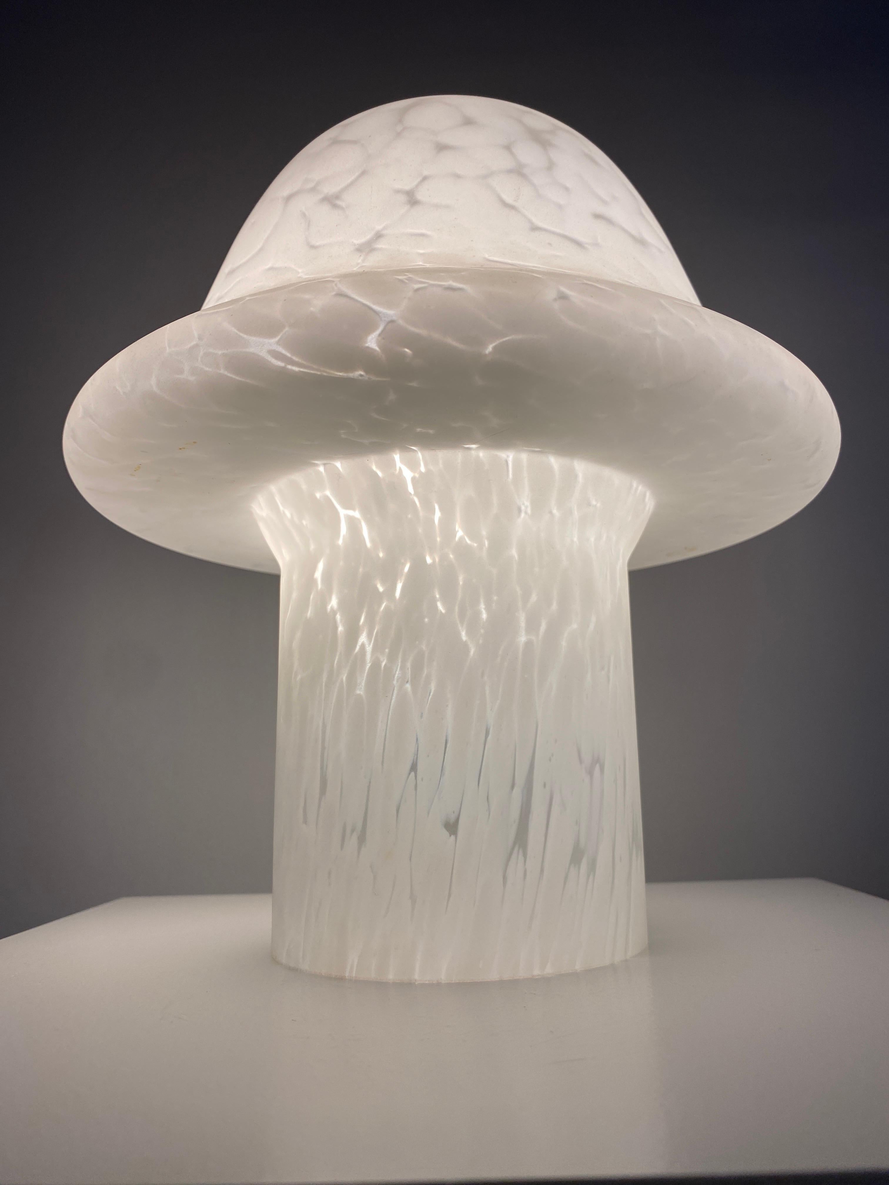 White cloudy glass Peill and Putzler mushroom table lamp 1970 For Sale 1