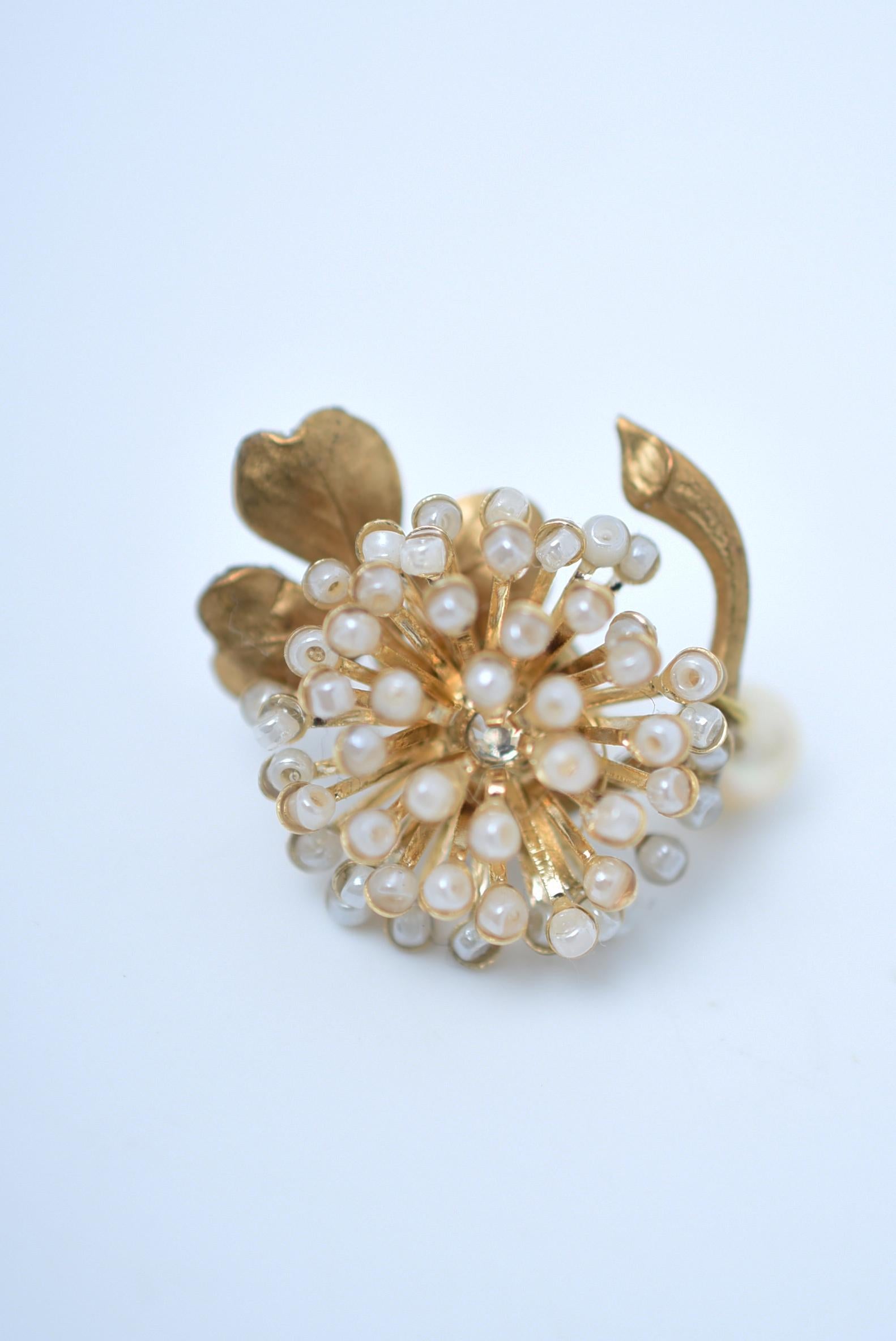 white clover earring / vintage jewelry , 1970's vintage parts In New Condition For Sale In Sammu shi, JP