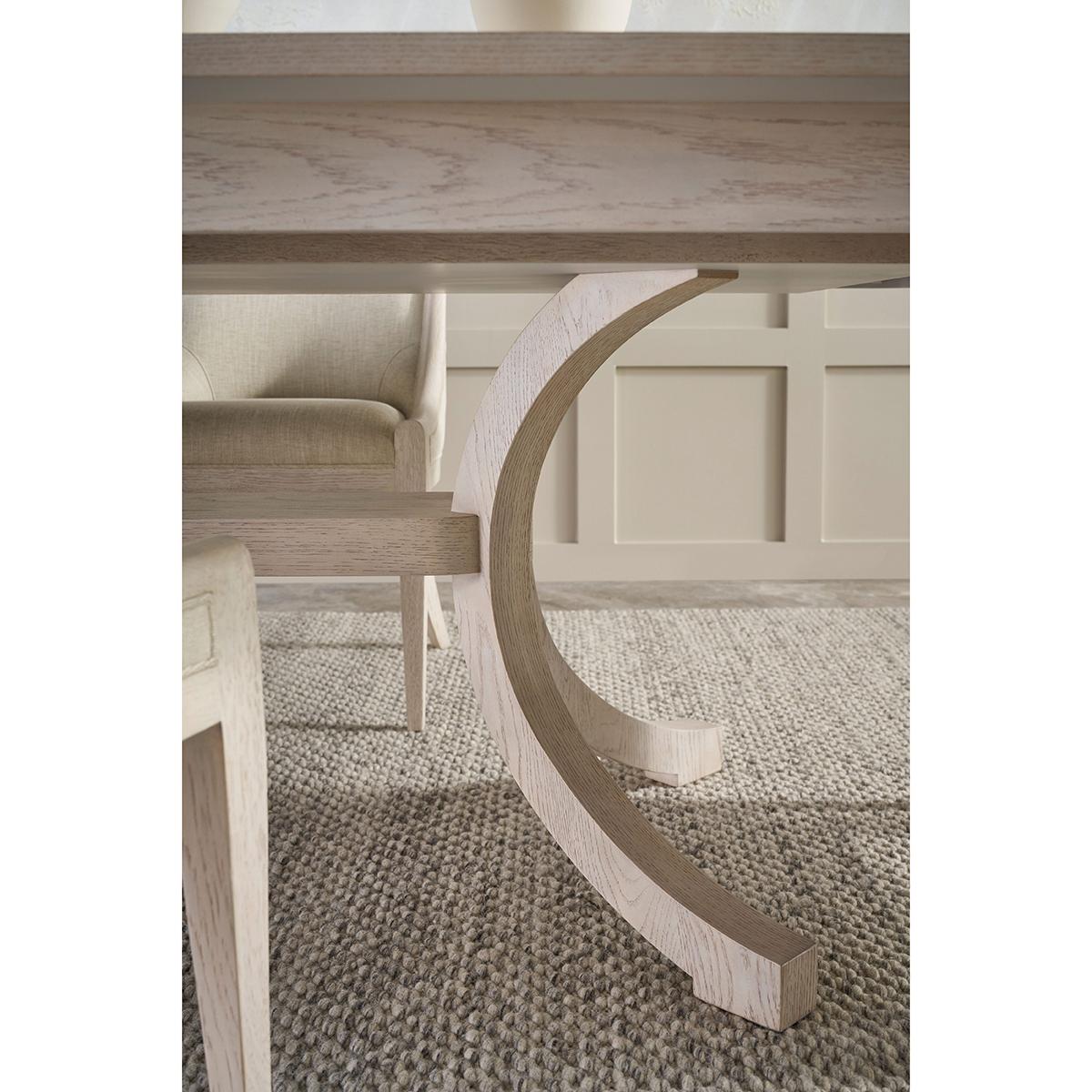 Bois Table de salle à manger côtier blanche en vente