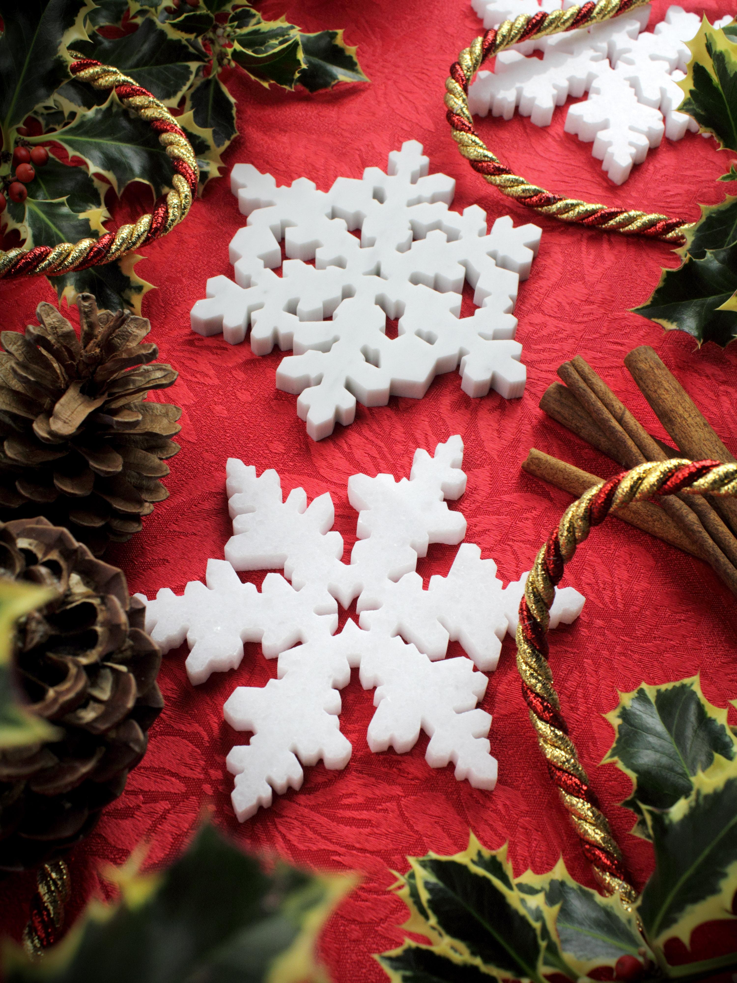 Untersetzer aus weißem Marmor, Weihnachtsbaumdekorations-Tischgeschirr, hergestellt in Italien  im Angebot 1