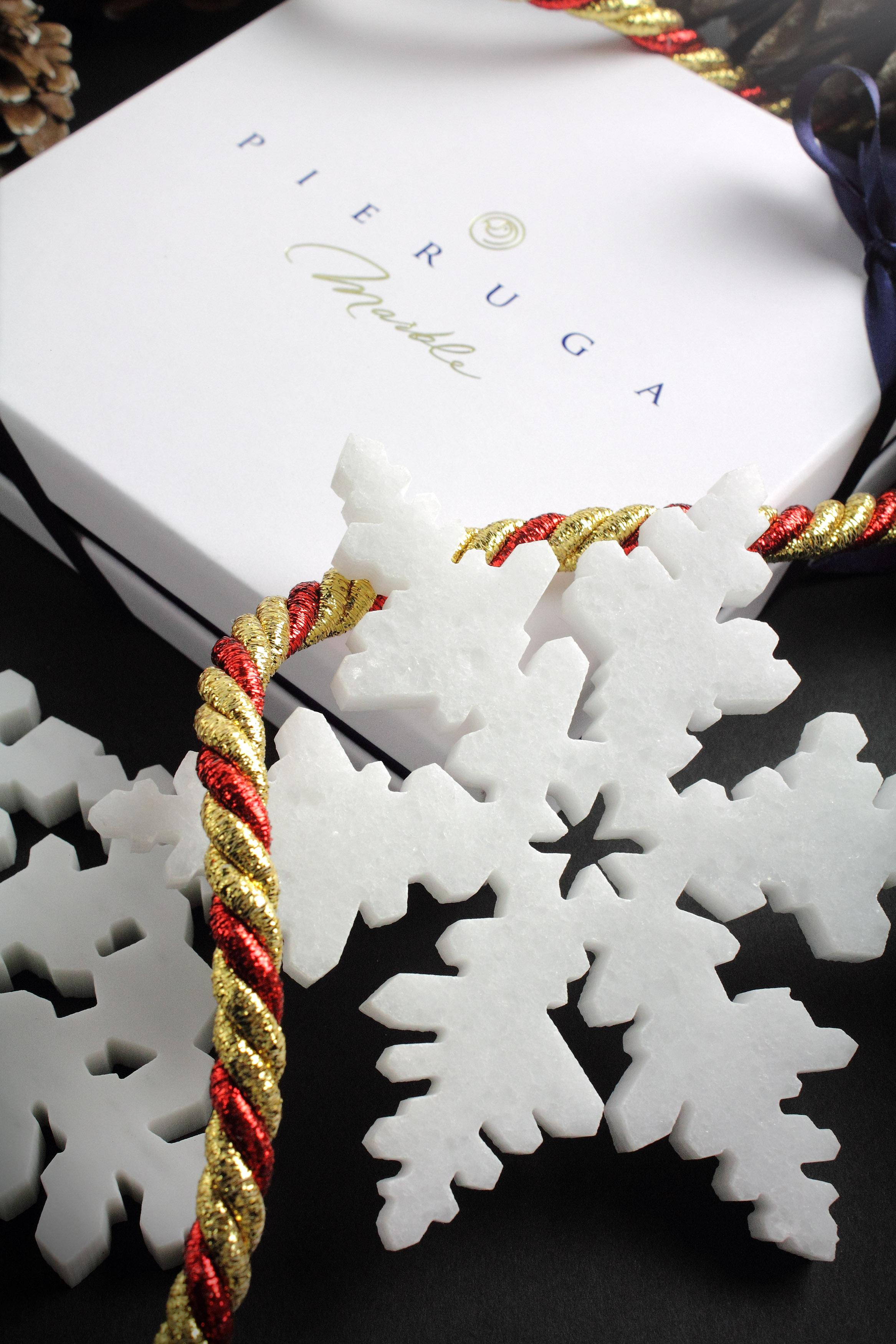 Untersetzer aus weißem Marmor, Weihnachtsbaumdekorations-Tischgeschirr, hergestellt in Italien  im Angebot 2