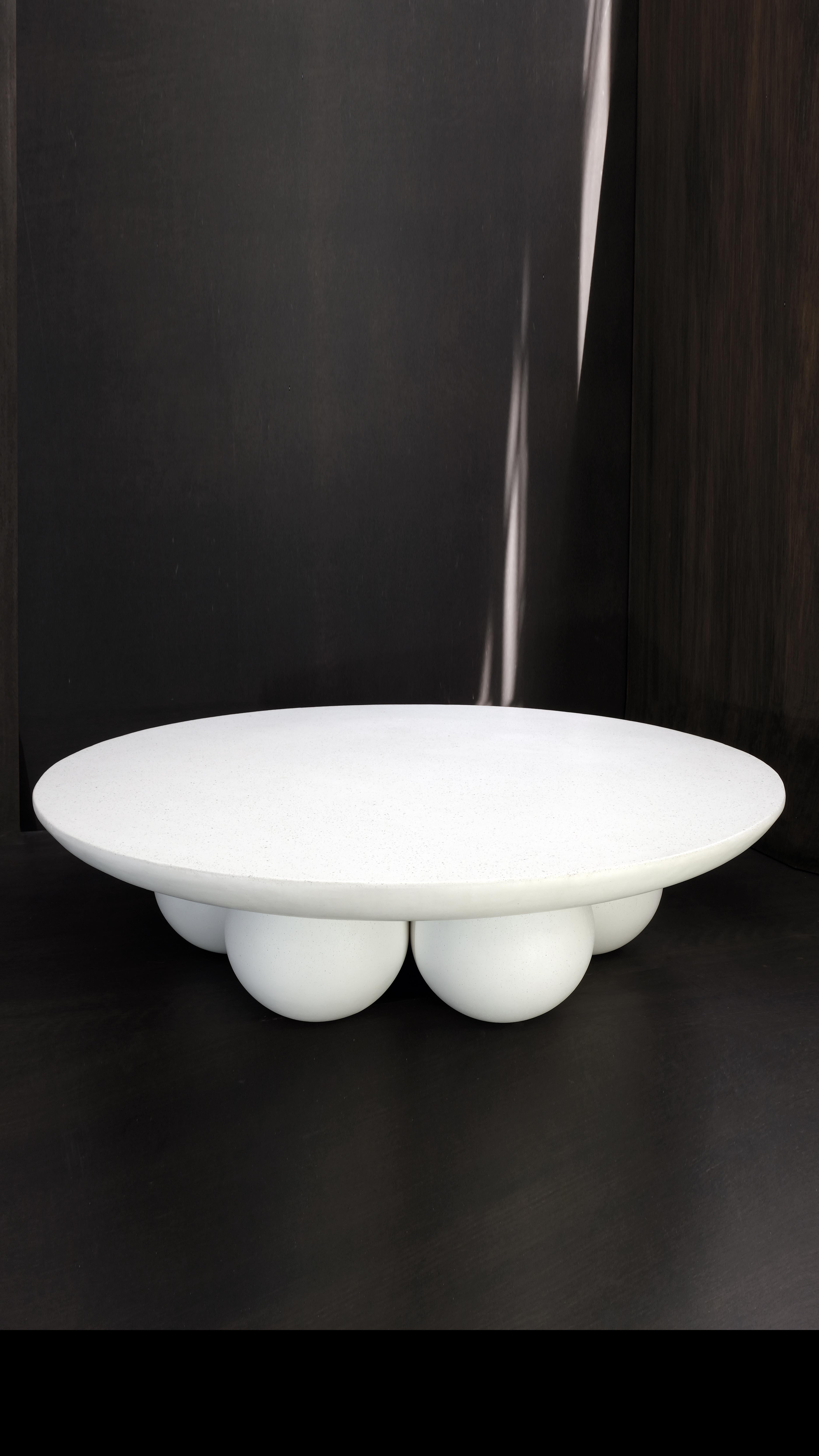 Hand-Crafted White Coffee Table Piedi Round Organic Modern Cast Stone by Alentes Atelier For Sale