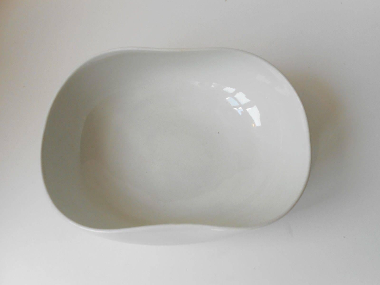 Swedish White Collapsed Ceramic Dish by Wilhelm Kåge for Gustavsberg, Sweden, 1930s For Sale
