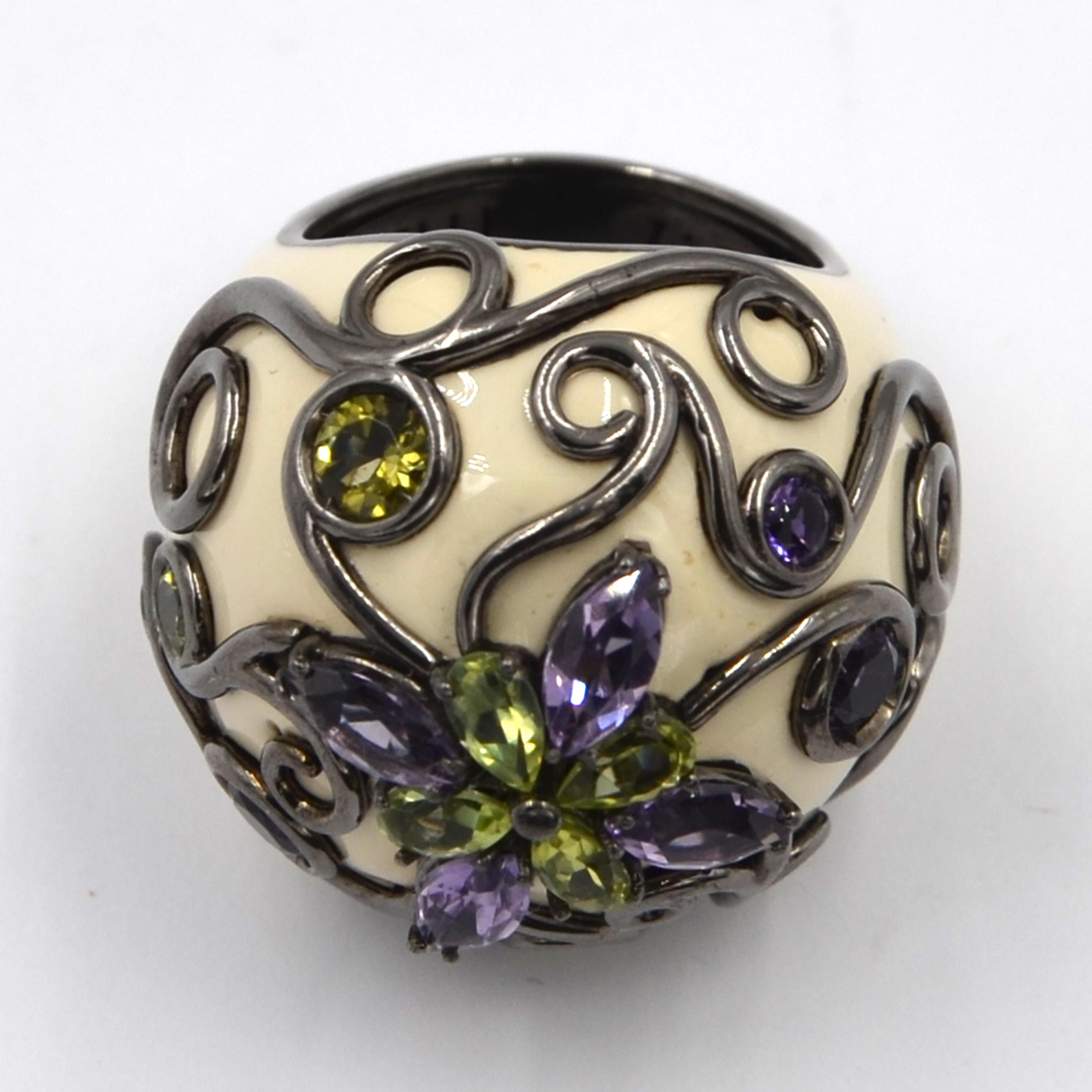 White Color Enamel Round Silver Ring with Amethyst and Peridot For Sale 2