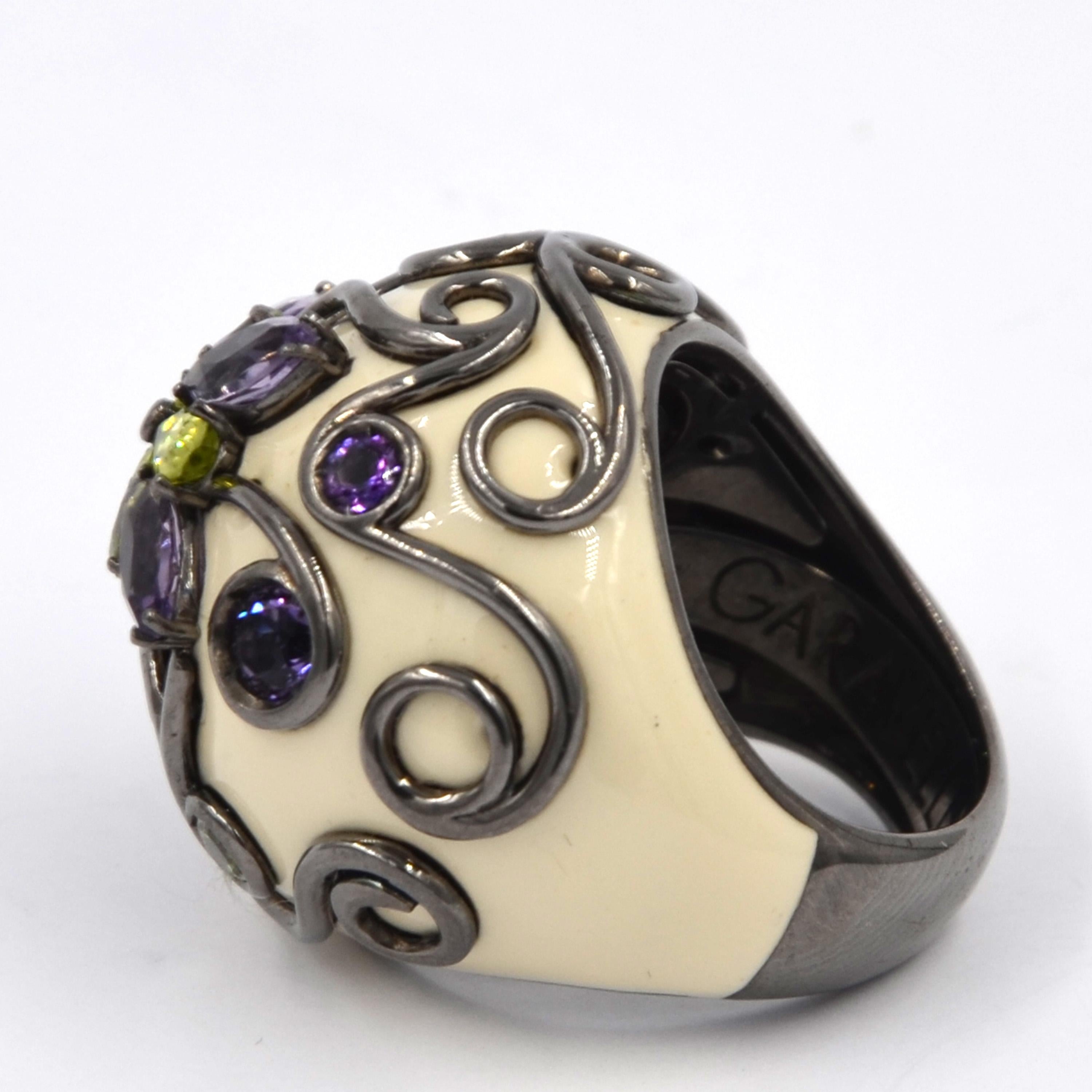 White Color Enamel Round Silver Ring with Amethyst and Peridot In New Condition For Sale In Valenza, IT