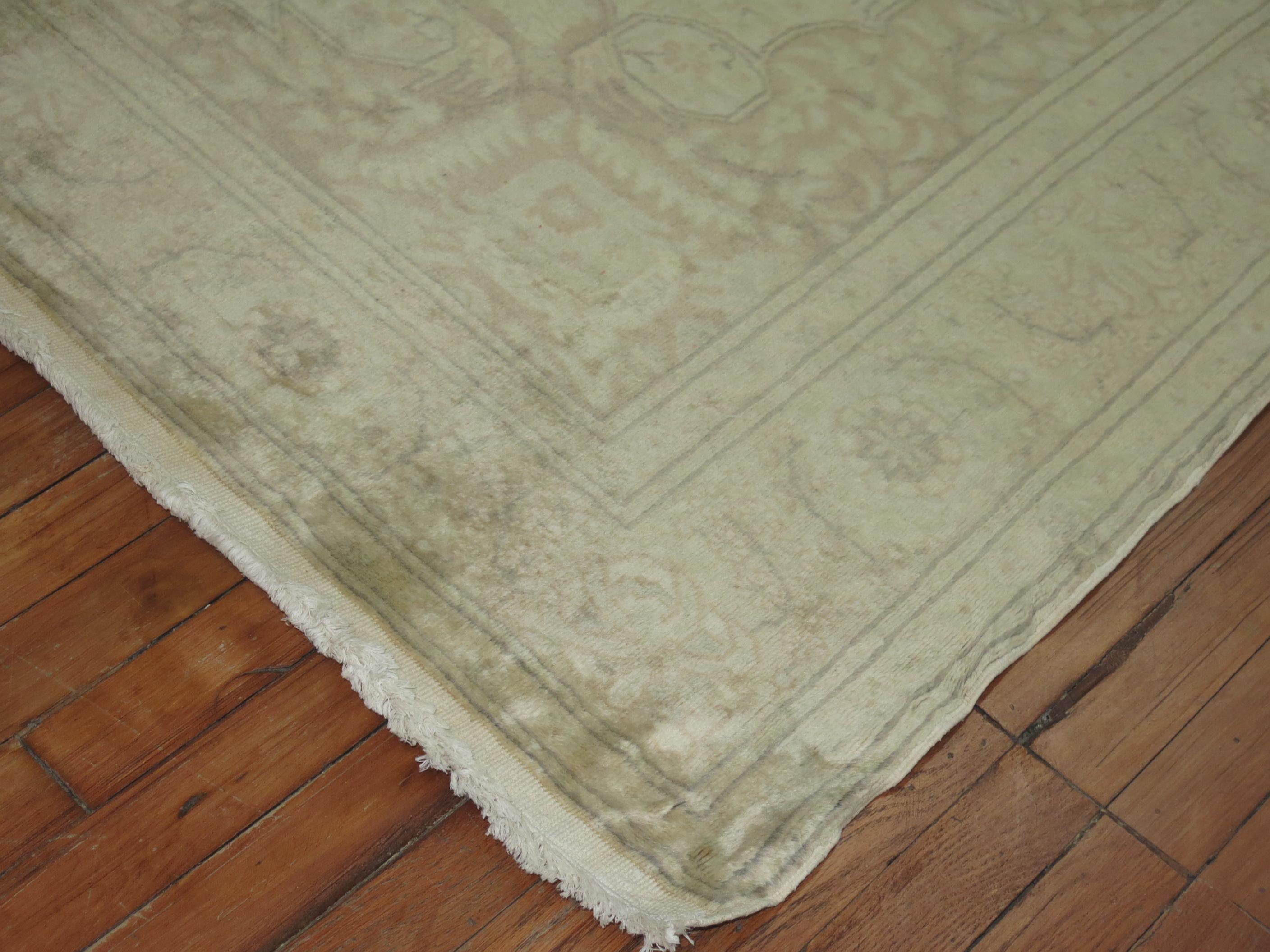 Weißer türkischer Teppich im Vintage-Look (Wolle) im Angebot