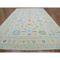 Weißer, farbenfroher, handgeknüpfter XL-Teppich aus aller Wolle in Oushak-Design 12'2" x 17'10" in Weiß