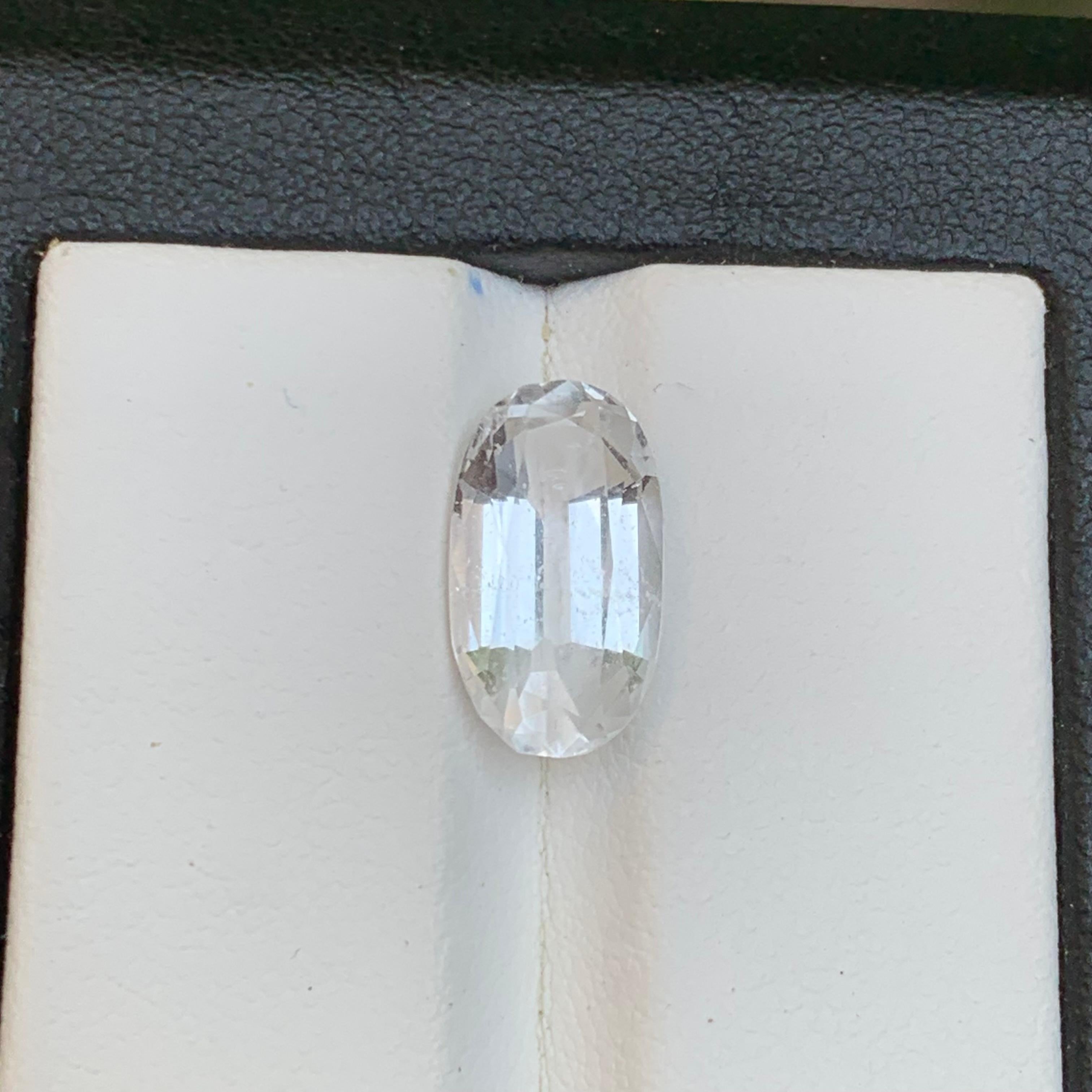 Weißer farbloser natürlicher Morganit Ring Loser Edelstein 3,25 Ct Oval Schliff-Schmuck für Damen oder Herren im Angebot
