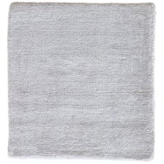 Tappeto bianco contemporaneo in seta di bambù intrecciata a mano, minimalista e neutrale