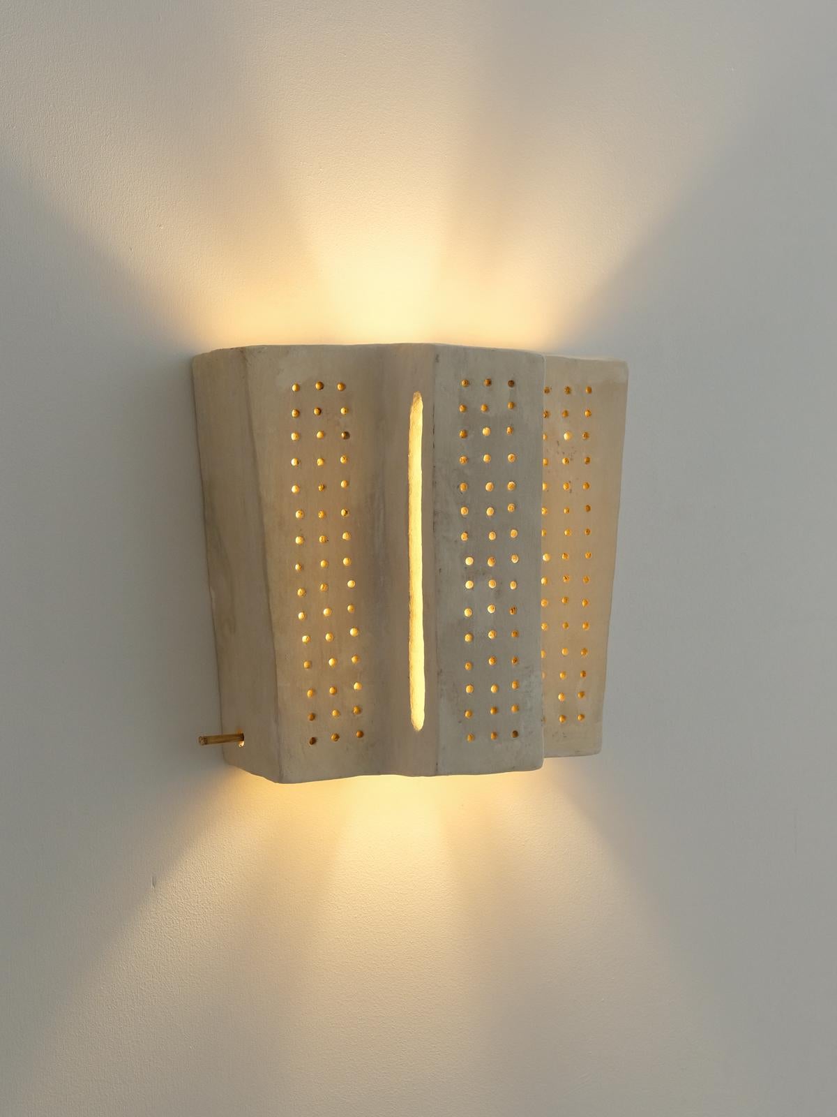 Arts and Crafts White contemporary Ceramic Wall Light Made of local Clay by memòri studio For Sale