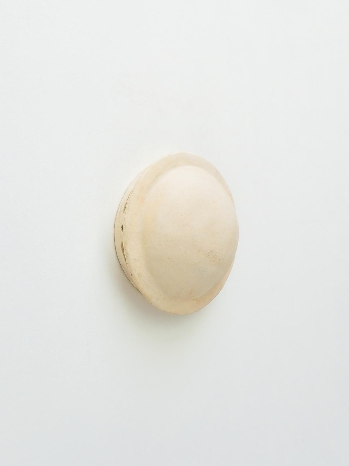 Hand-Crafted White contemporary Ceramic Wall Light Made of local Clay by memòri studio For Sale