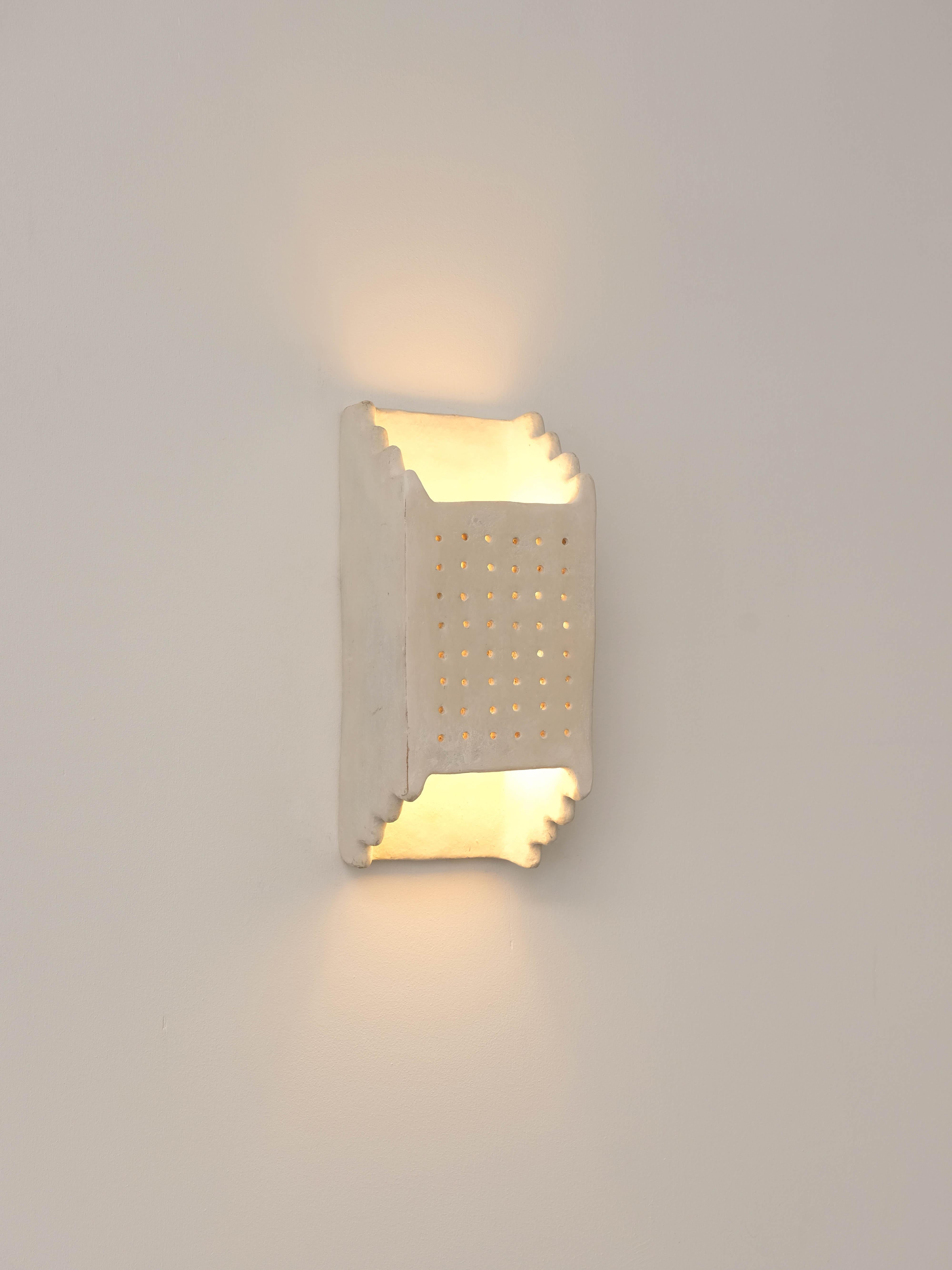 Contemporary White contemporary Ceramic Wall Light Made of local Clay, natural pigments