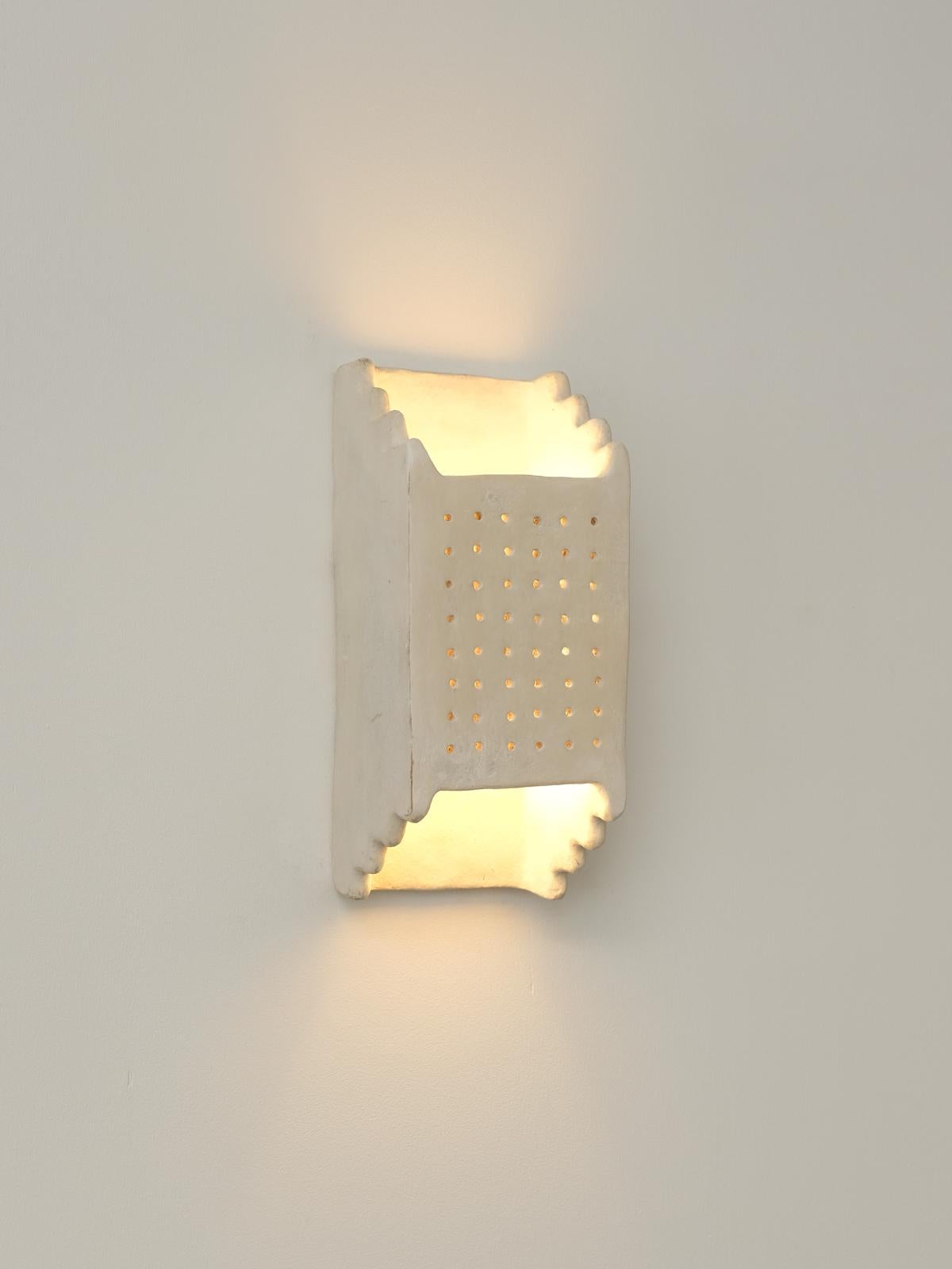 White contemporary Ceramic Wall Light Made of local Clay, natural pigments For Sale 6