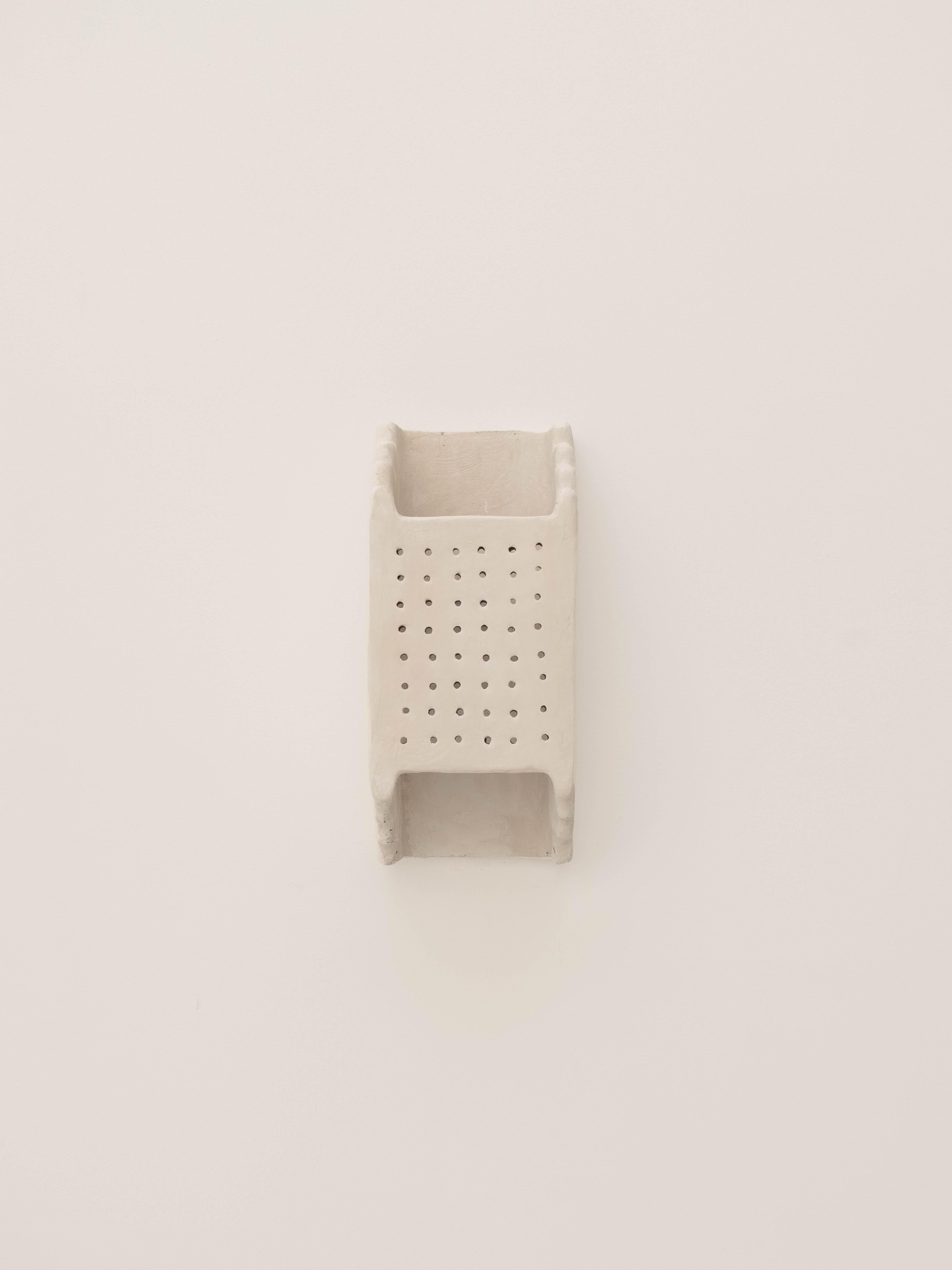 White contemporary Ceramic Wall Light Made of local Clay, natural pigments In New Condition In Marseille, FR
