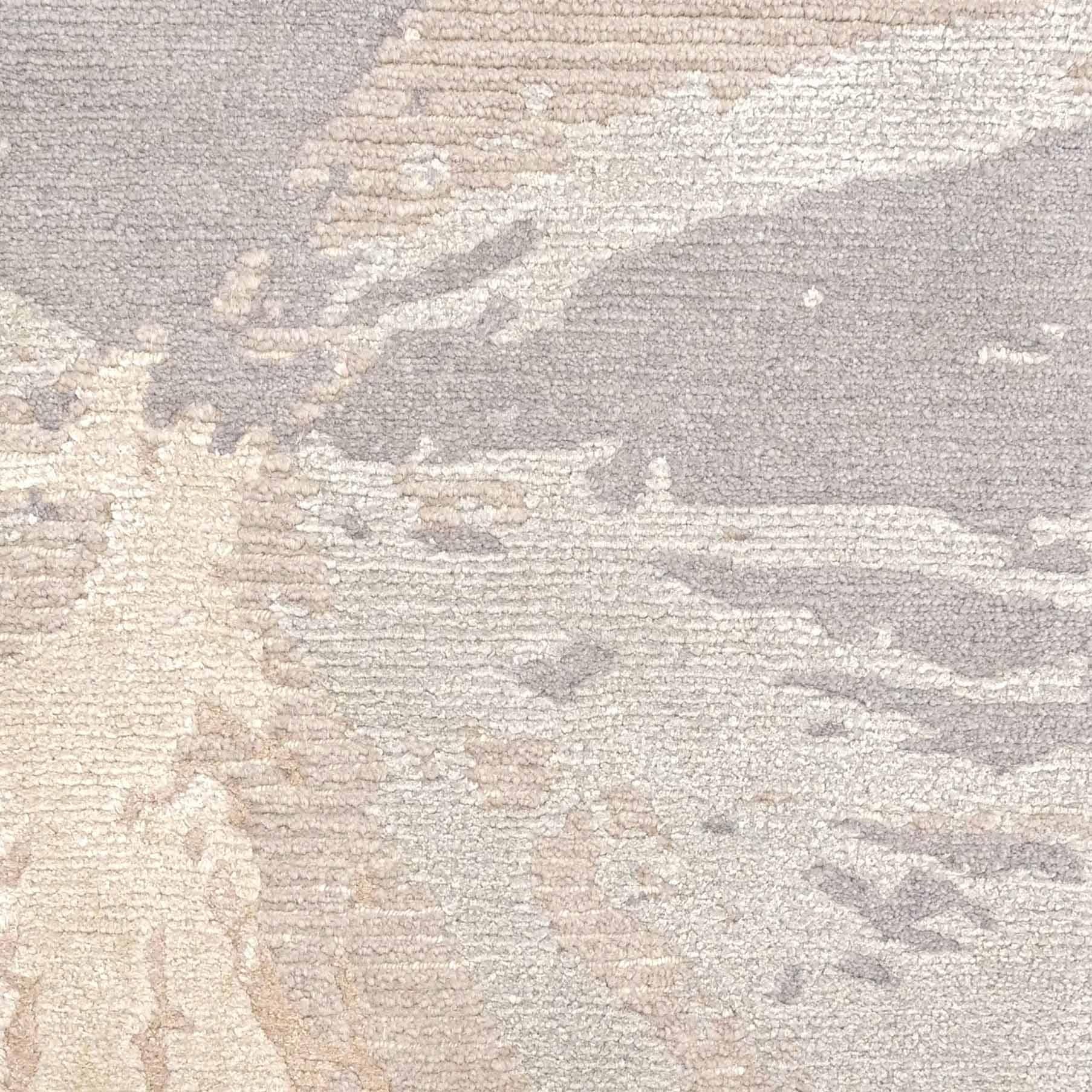 White Contemporary Rug Wool Blend-Silk, Multani Clay, Large, in Stock In New Condition For Sale In Seattle, WA
