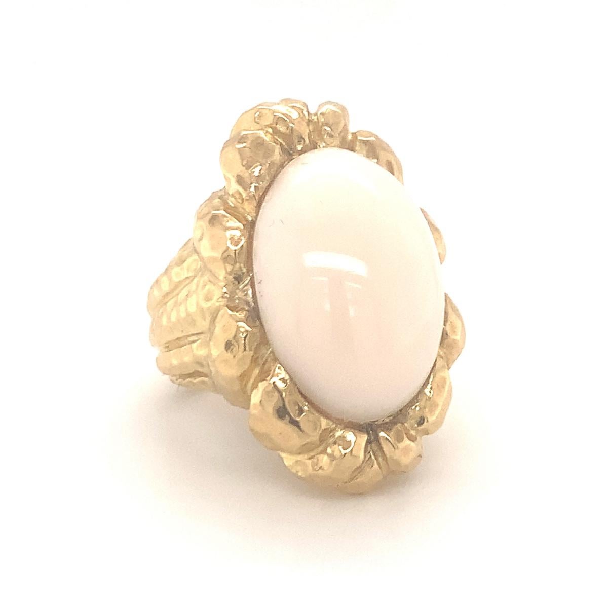 Women's White Coral 18K Yellow Gold Cocktail Ring, circa 1960s