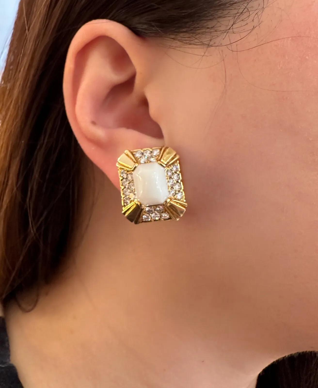 White Coral and Diamond Earrings in 18k Yellow Gold In Excellent Condition For Sale In La Jolla, CA