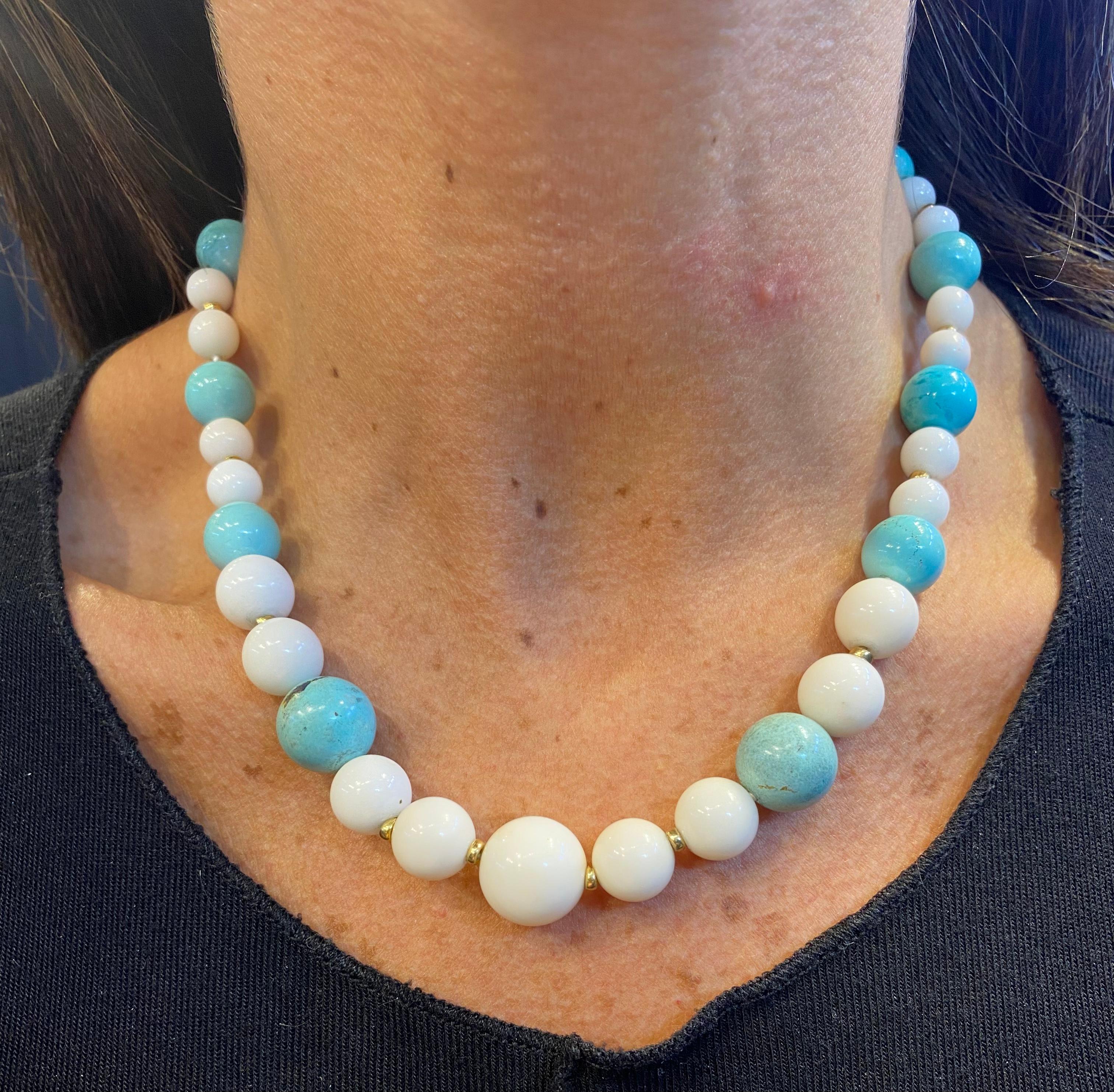 White Coral & Turquoise Bead Necklace In Excellent Condition For Sale In New York, NY