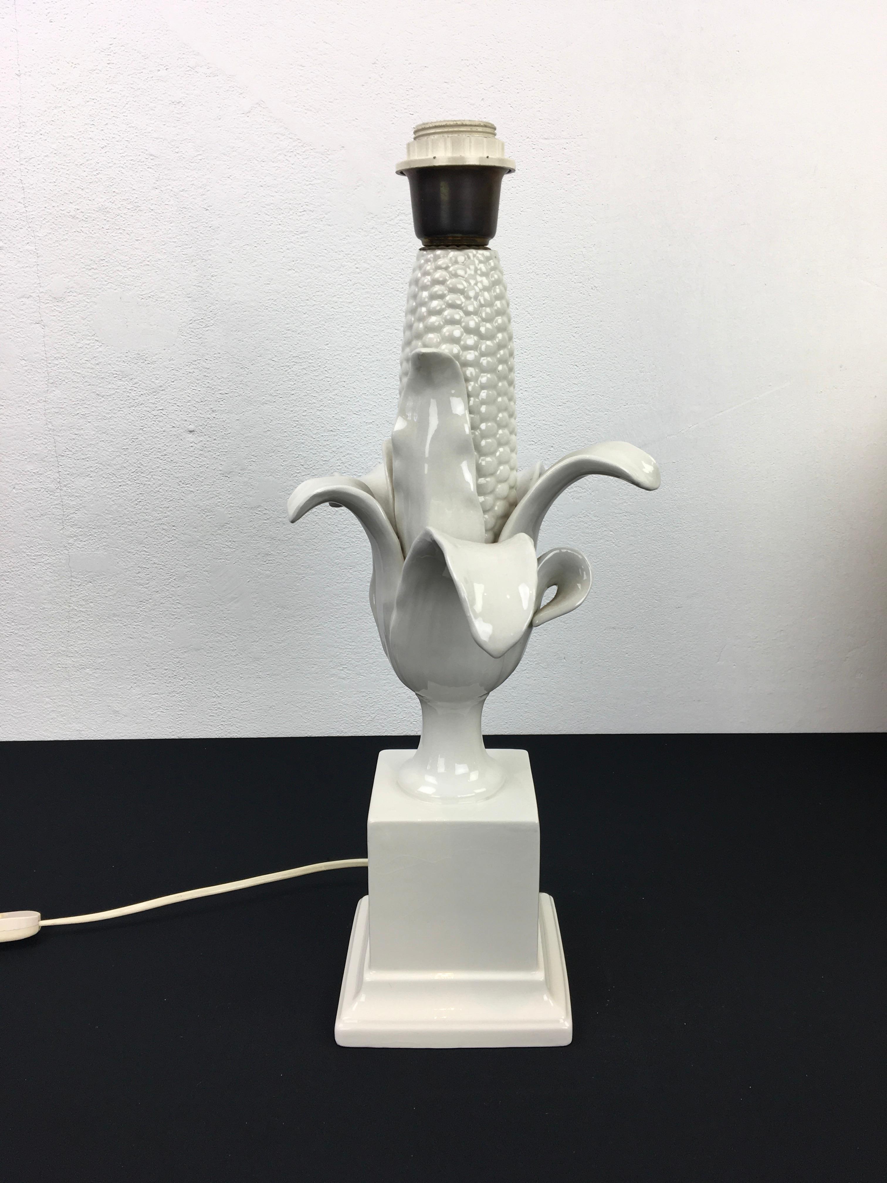 Mid-Century moderno Lampada da tavolo a pannocchia di mais bianca, Italia, anni '60 in vendita