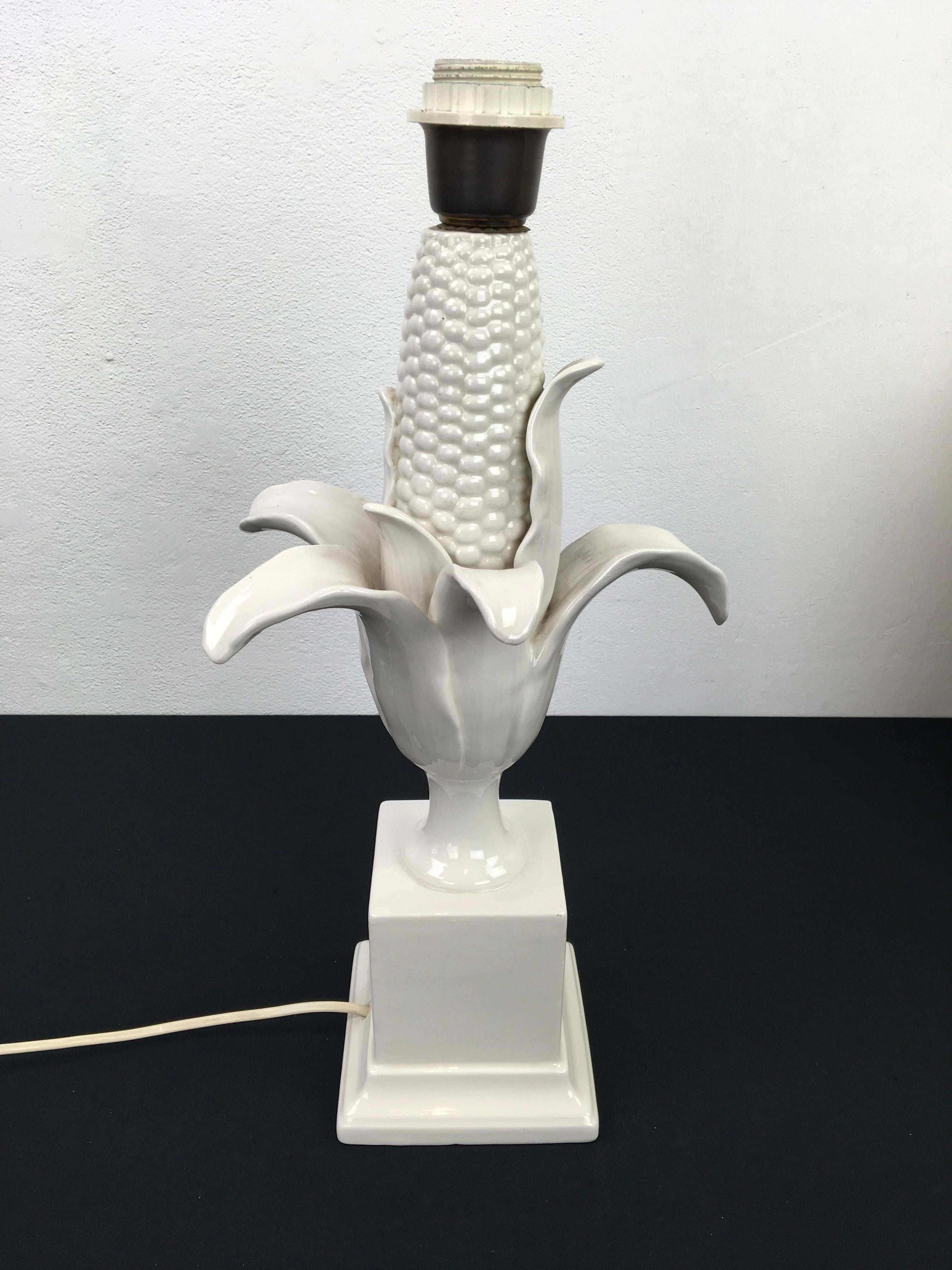 Lampada da tavolo a pannocchia di mais bianca, Italia, anni '60 In condizioni buone in vendita a Retie, BE