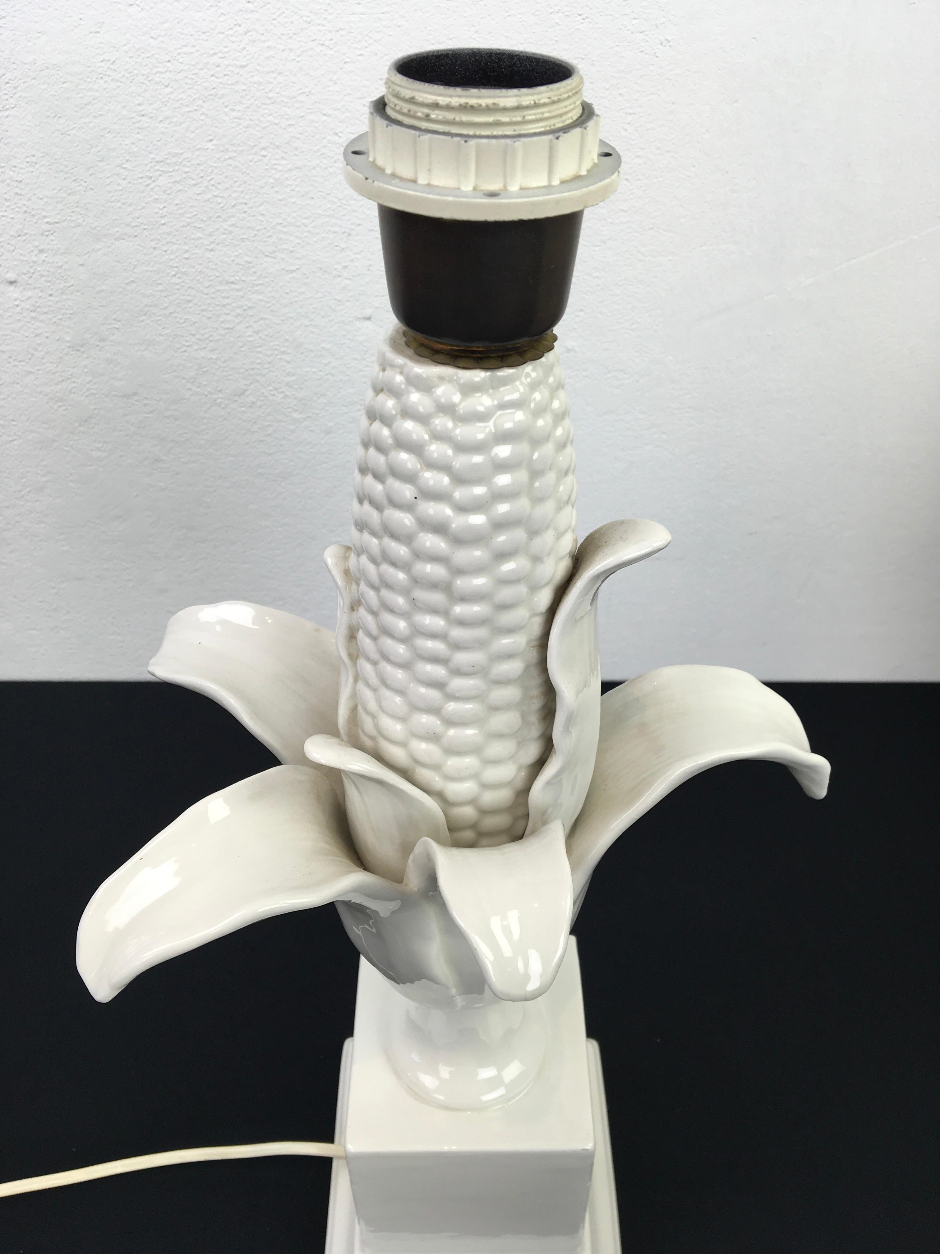 White Corn Cob Table Lamp, Italy, 1960s  In Good Condition For Sale In Antwerp, BE