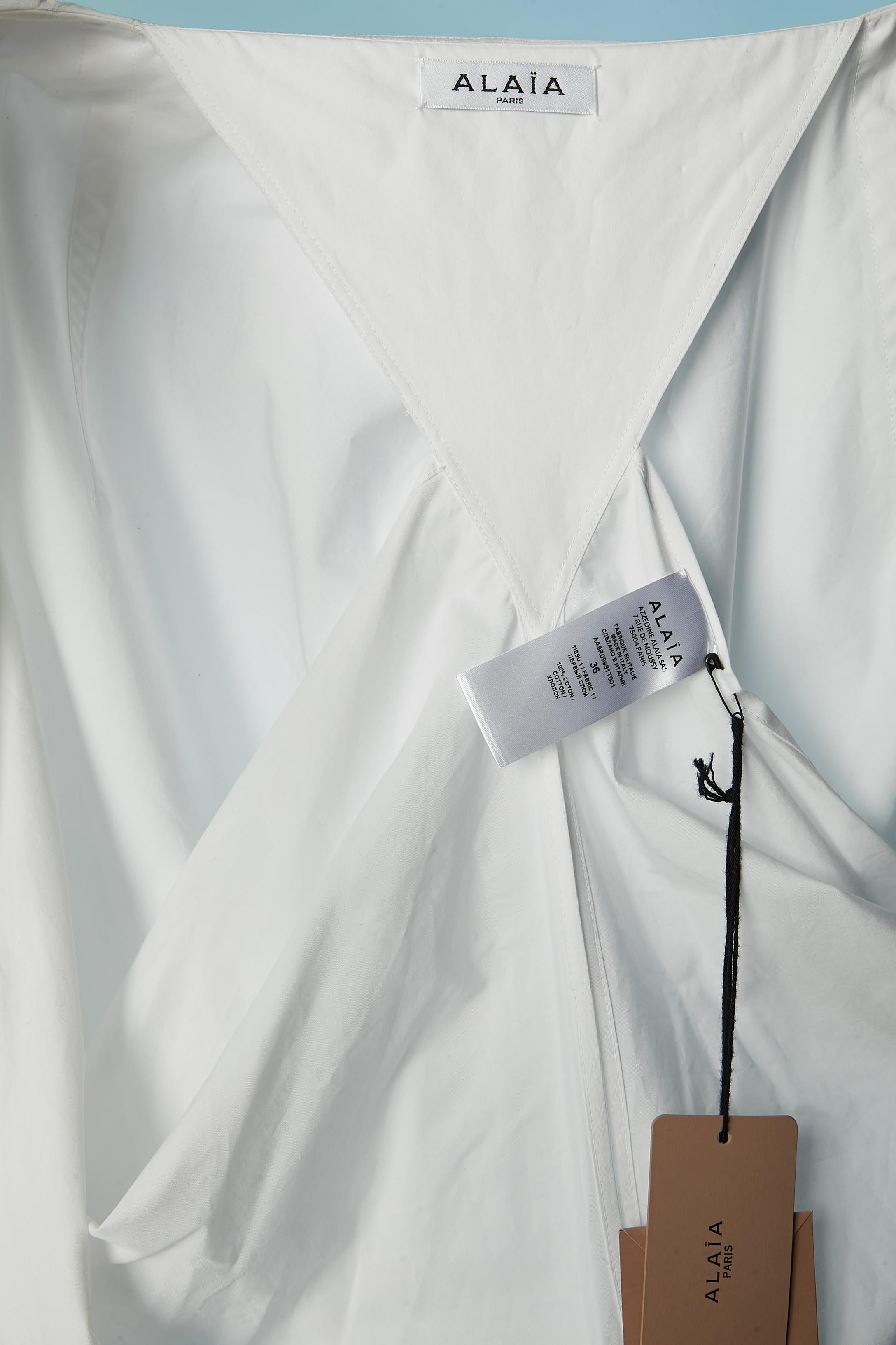 Abito camicia in cotone bianco con collo a cappuccio ALAIA Nuovo con cartellino in vendita 4