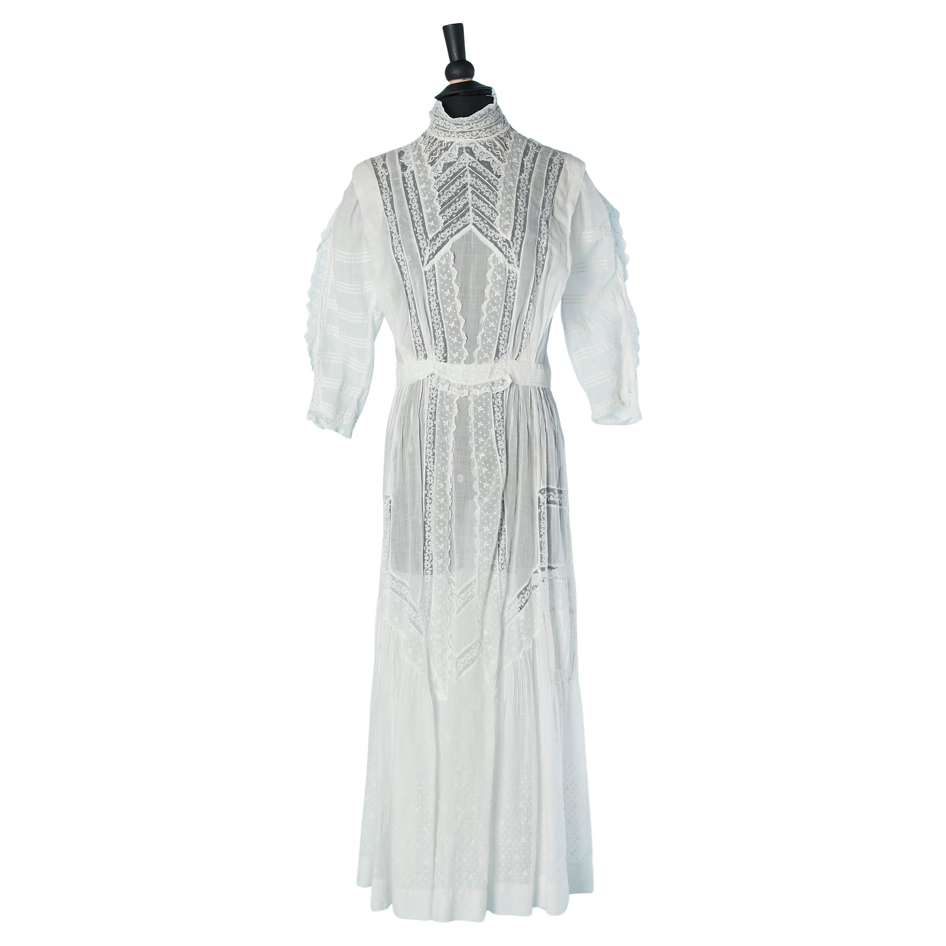 Wei�ßes Kleid aus Baumwolle und Spitze aus der Zeit um 1900
