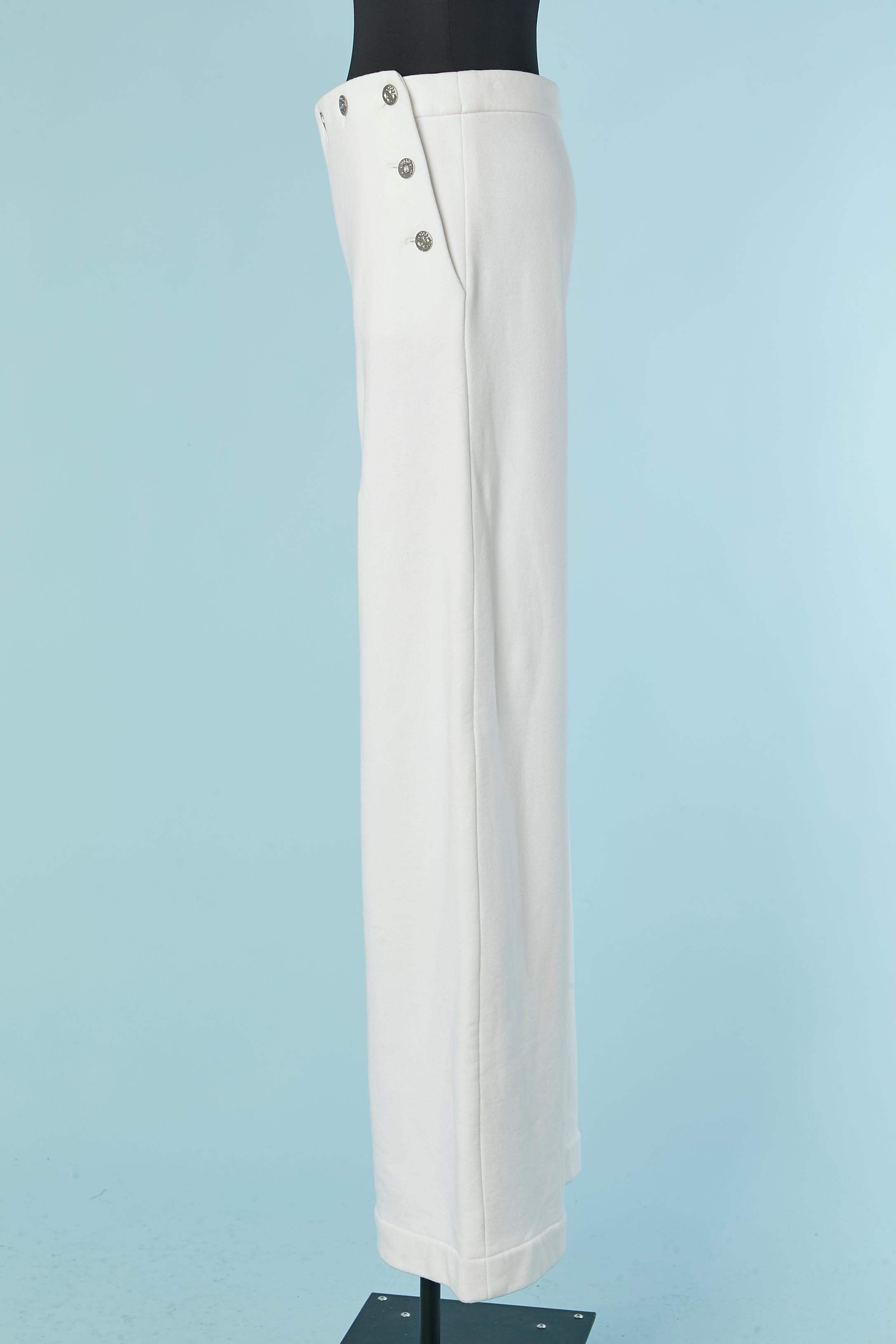 White cotton batting deck pants CHANEL In Excellent Condition For Sale In Saint-Ouen-Sur-Seine, FR
