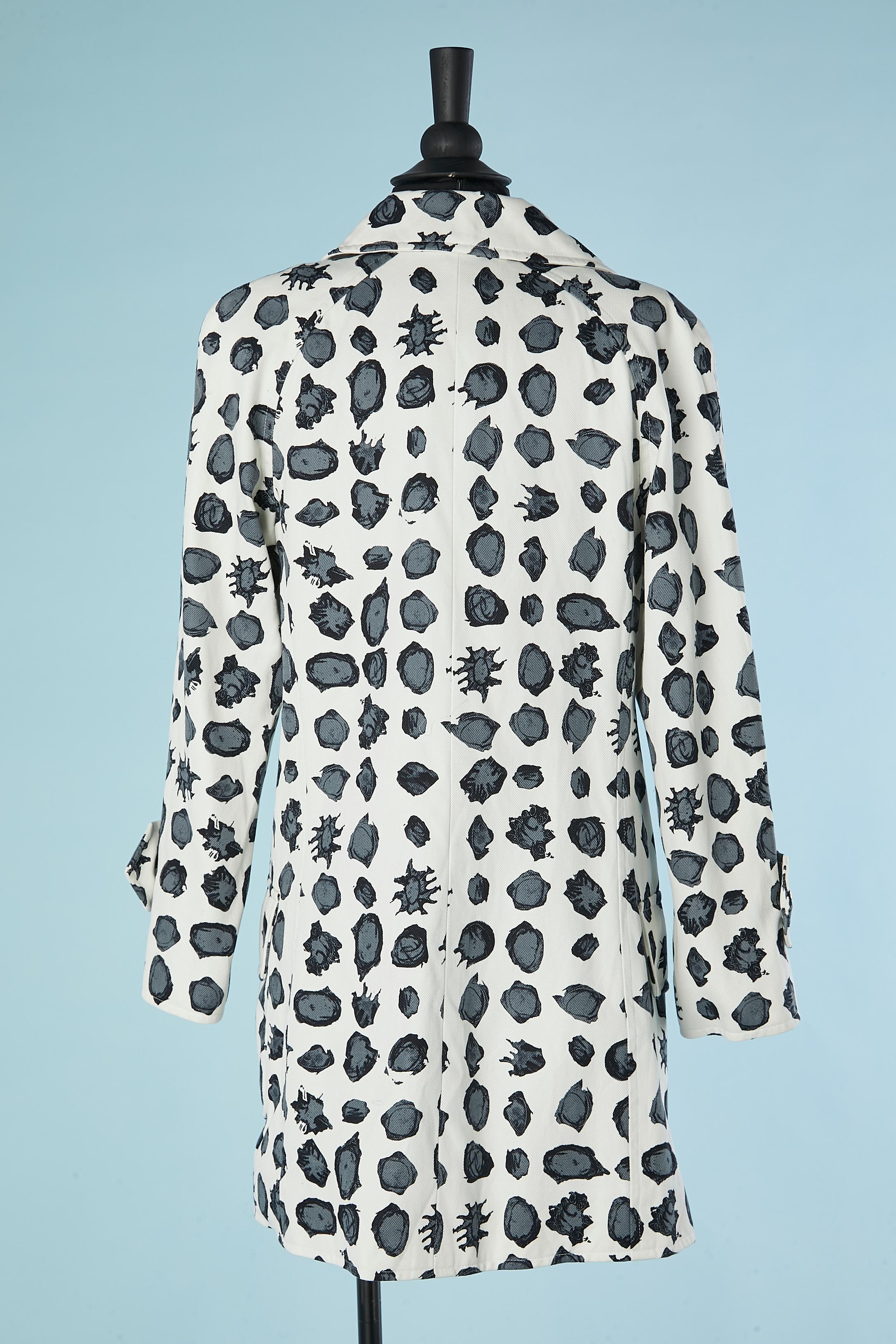 White cotton long jacket with abstract print and jewlery buttons C.Lacroix  For Sale 2
