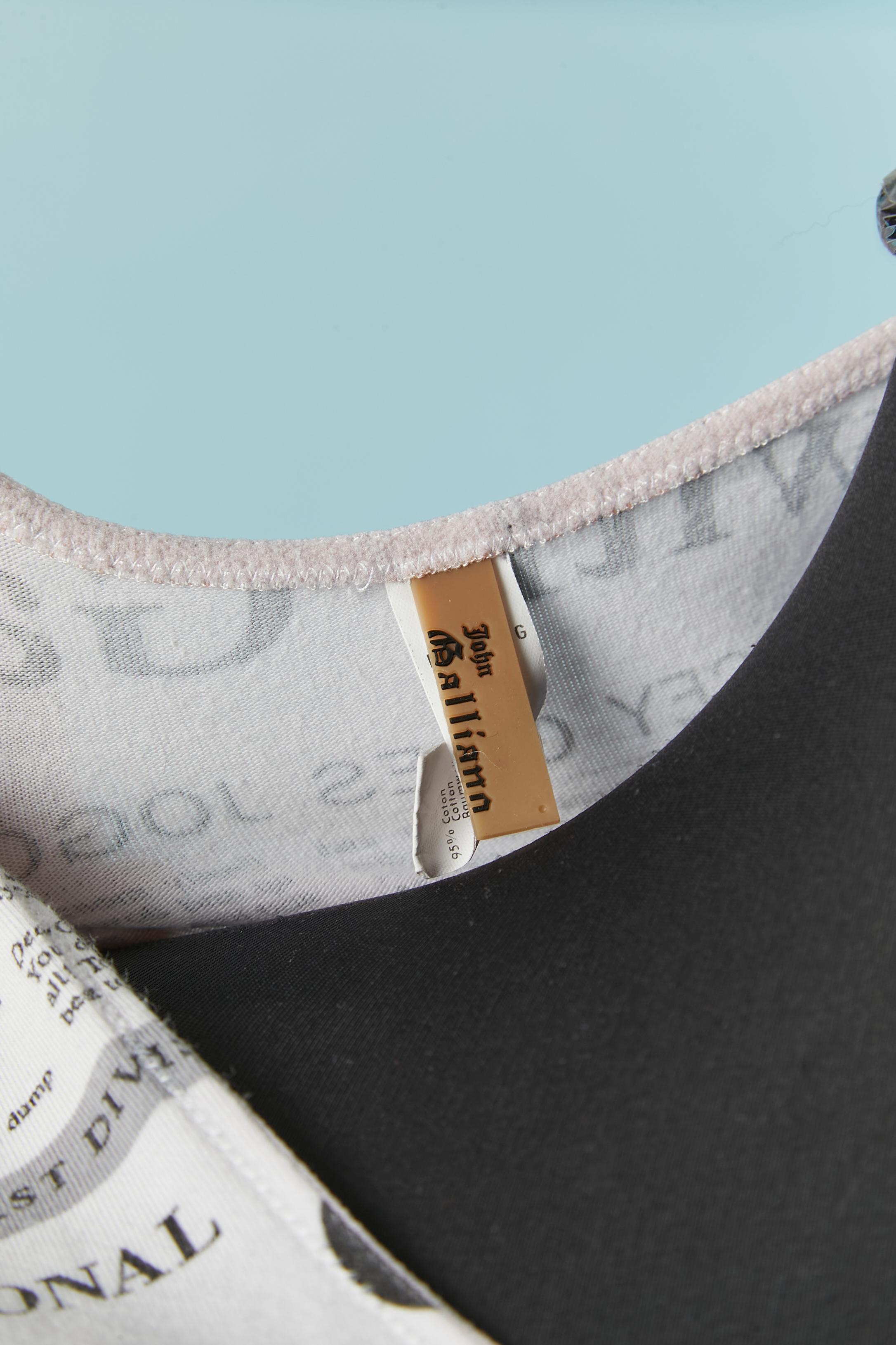 Débardeur en coton blanc avec impression papier journal John Galliano en vente 1