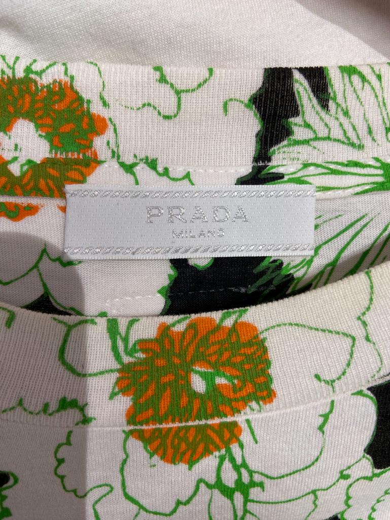 Women's or Men's White cotton tee-shirt with flower print PRADA For Sale