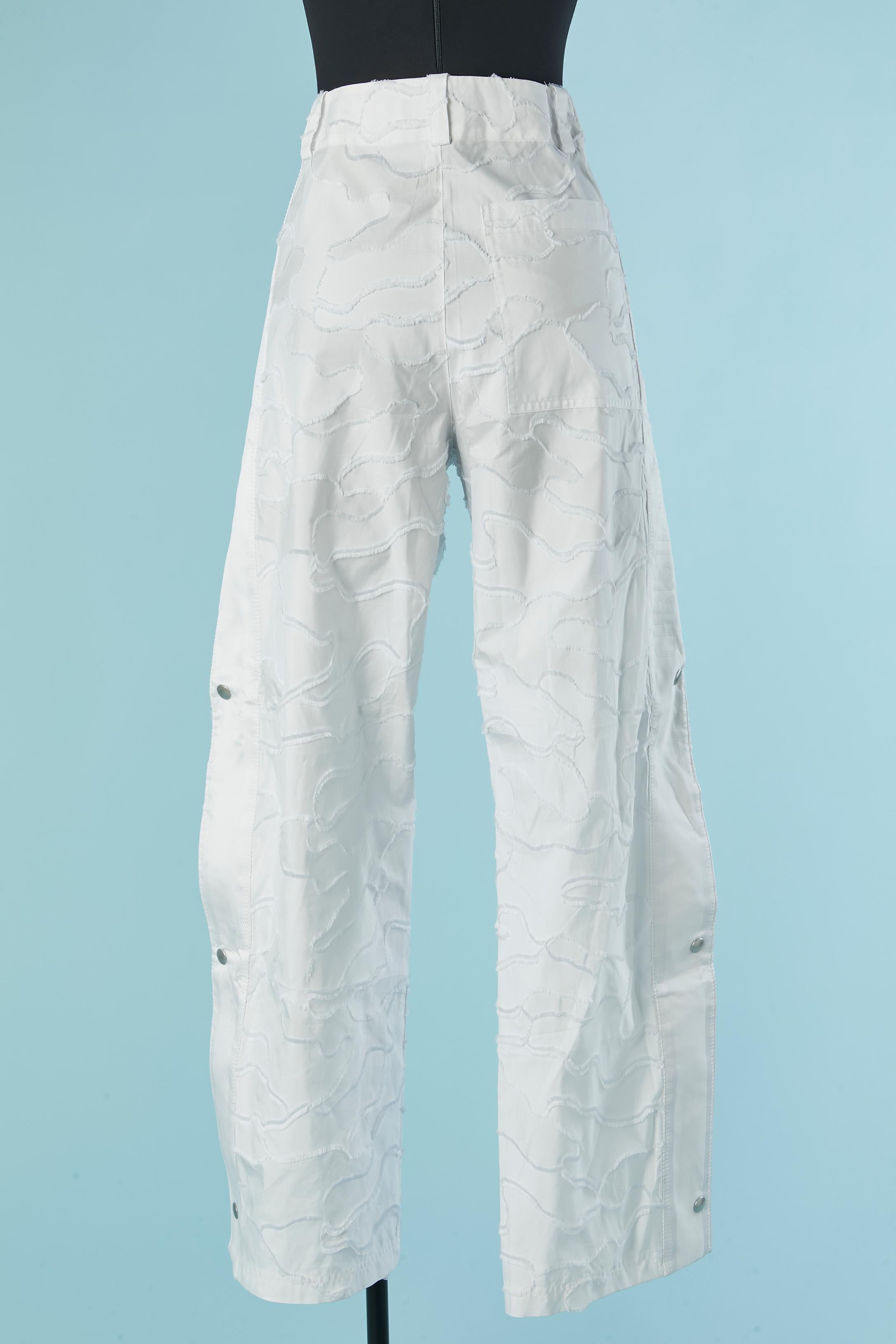 Pantalón blanco de algodón con aplicación de flecos de hilo CHRISTIAN DIOR en venta 1