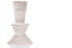 Vase TRK en grès blanc craquelé:: finition à la main:: Humble Matter