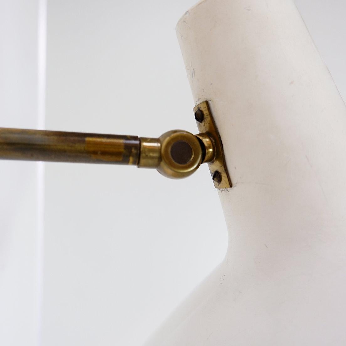 Mid-Century Modern White Cream Articulating Arm Sconce in the style Giuseppe Ostuni - 1950s For Sale