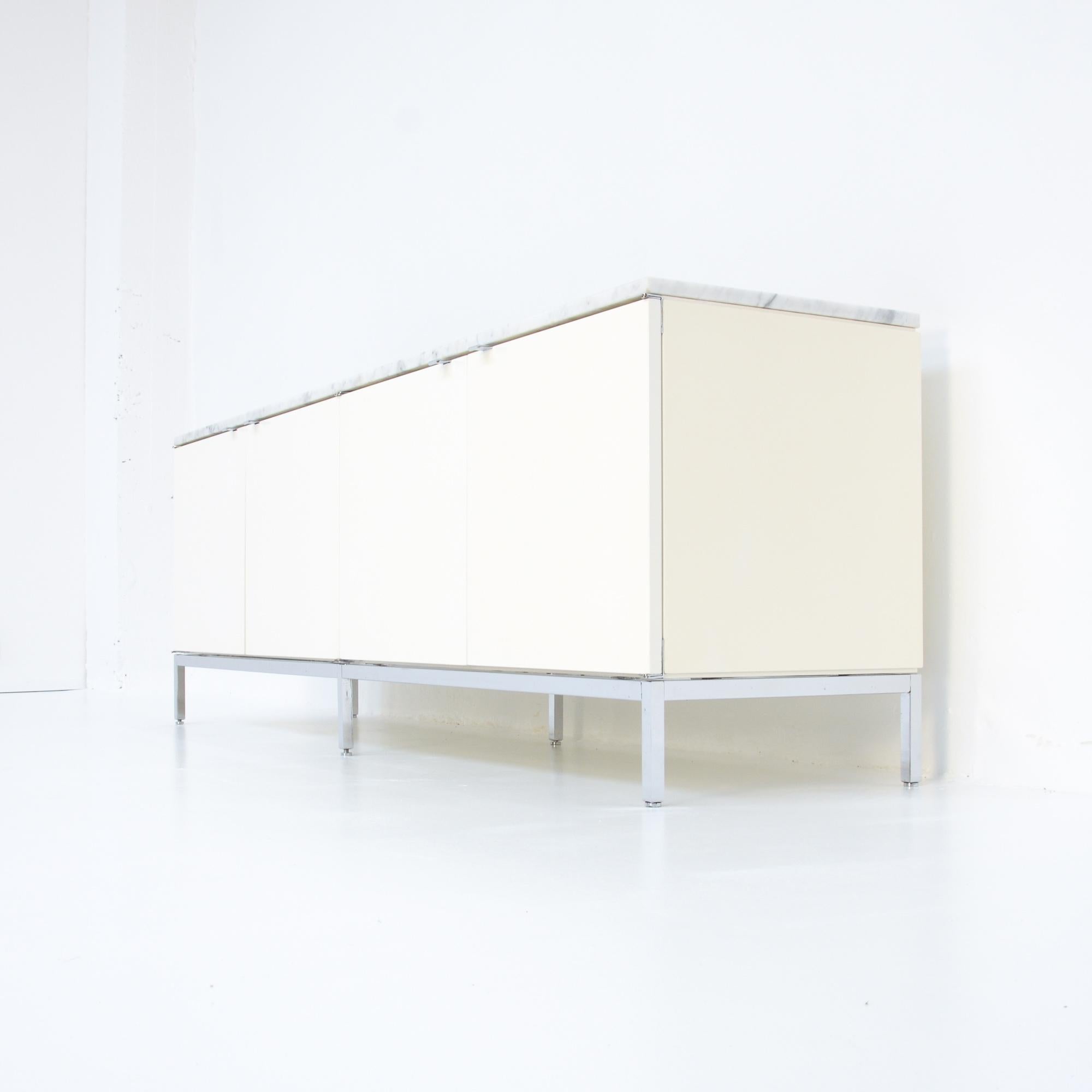 This Minimalist credenza was designed by Florence Knoll in 1961 for Knoll Int.
Florence Knoll revolutionized private office design by replacing the executive desk with a table, so she needed a place for all the stuff that’s normally in the desk